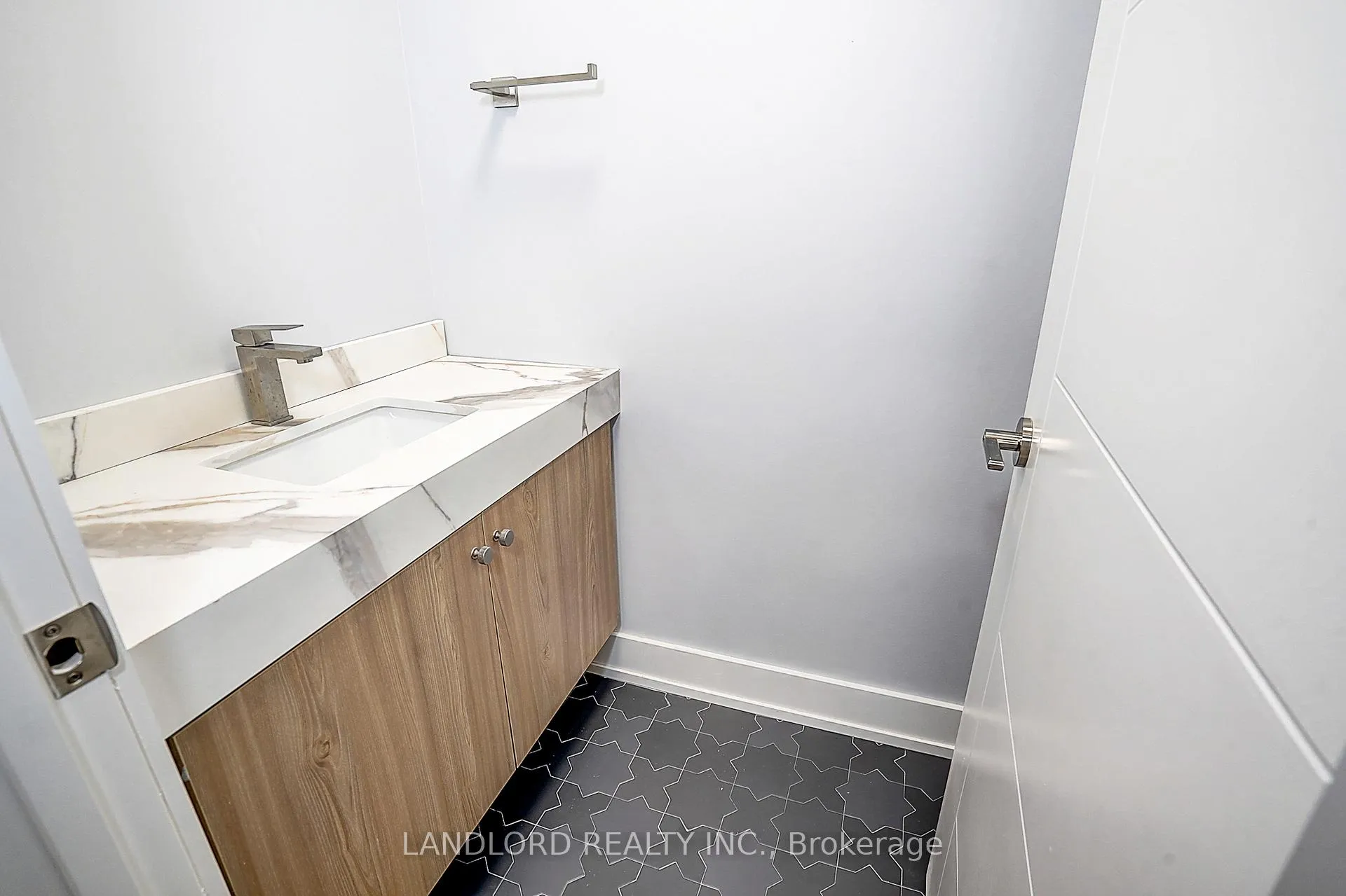 Photo 29 of Unit 3, 1146 Broadview Avenue, Toronto, Broadview North — HOMEH