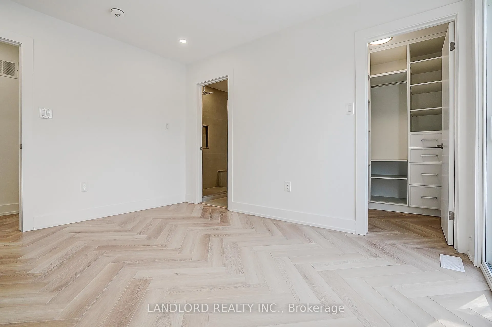 Photo 32 of Unit 3, 1146 Broadview Avenue, Toronto, Broadview North — HOMEH