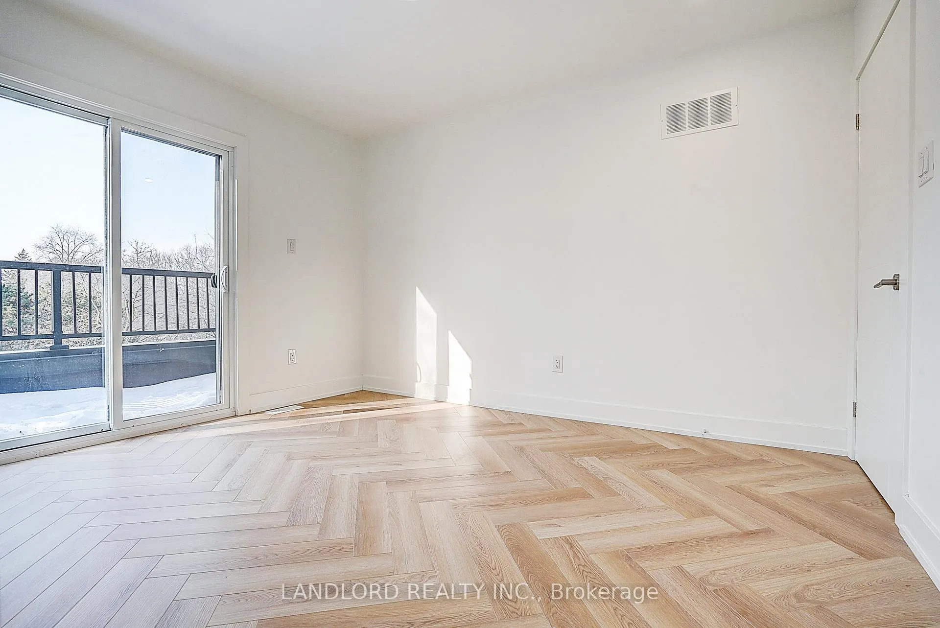Photo 34 of Unit 3, 1146 Broadview Avenue, Toronto, Broadview North — HOMEH
