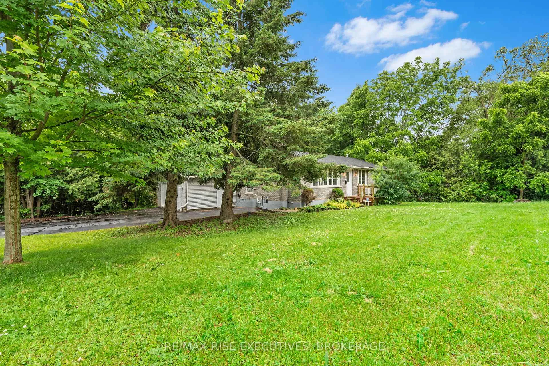 Photo 3 of 687 High Gate Park Drive, Kingston, South of Taylor-Kidd Blvd — HOMEH