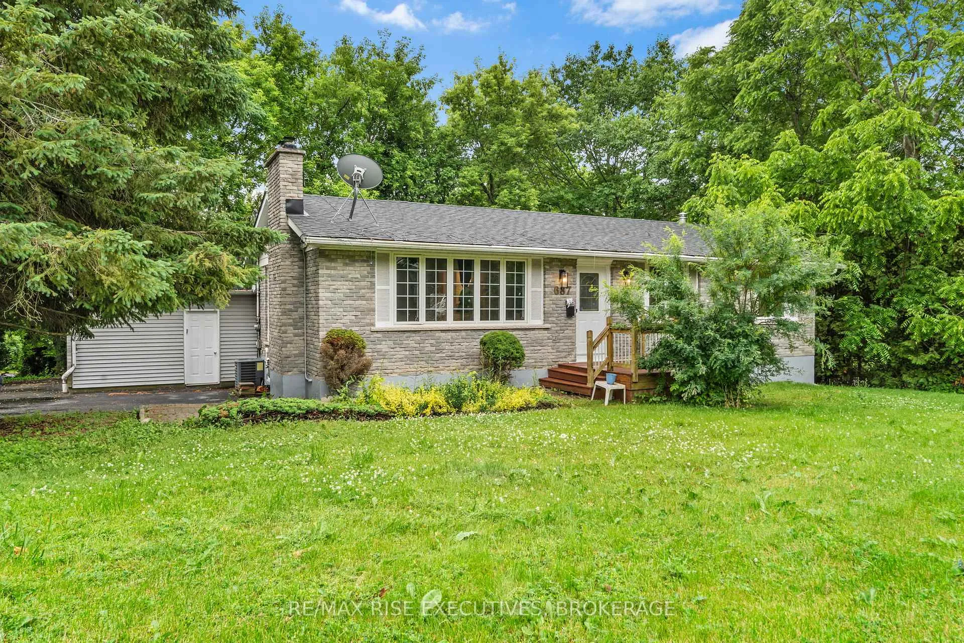 Photo 4 of 687 High Gate Park Drive, Kingston, South of Taylor-Kidd Blvd — HOMEH
