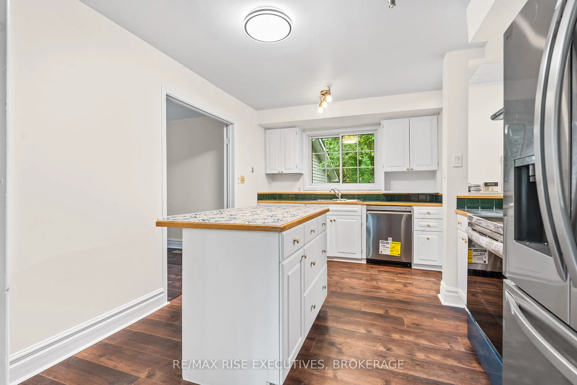 Photo 13 of 687 High Gate Park Drive, Kingston, South of Taylor-Kidd Blvd — HOMEH