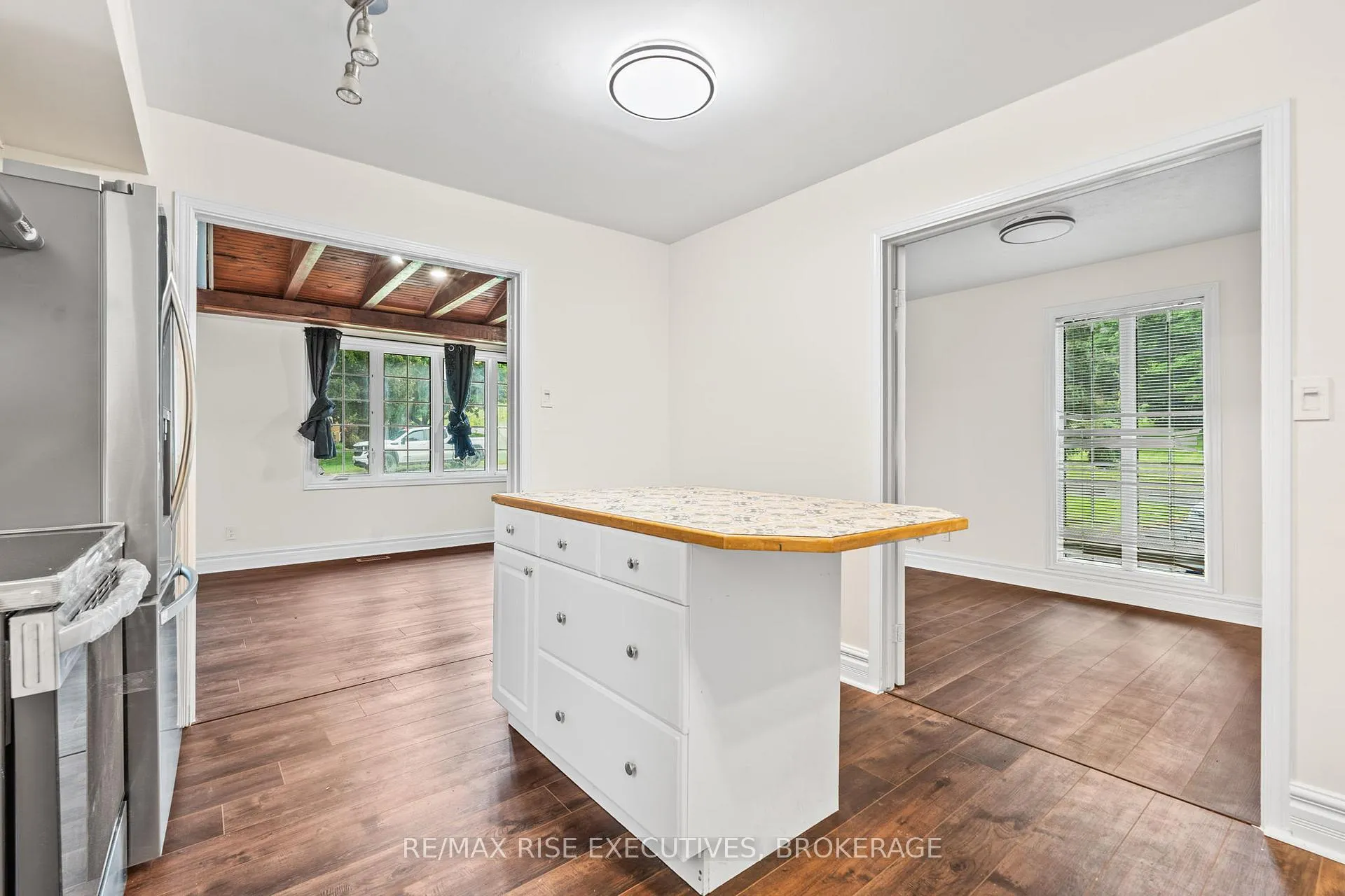 Photo 14 of 687 High Gate Park Drive, Kingston, South of Taylor-Kidd Blvd — HOMEH