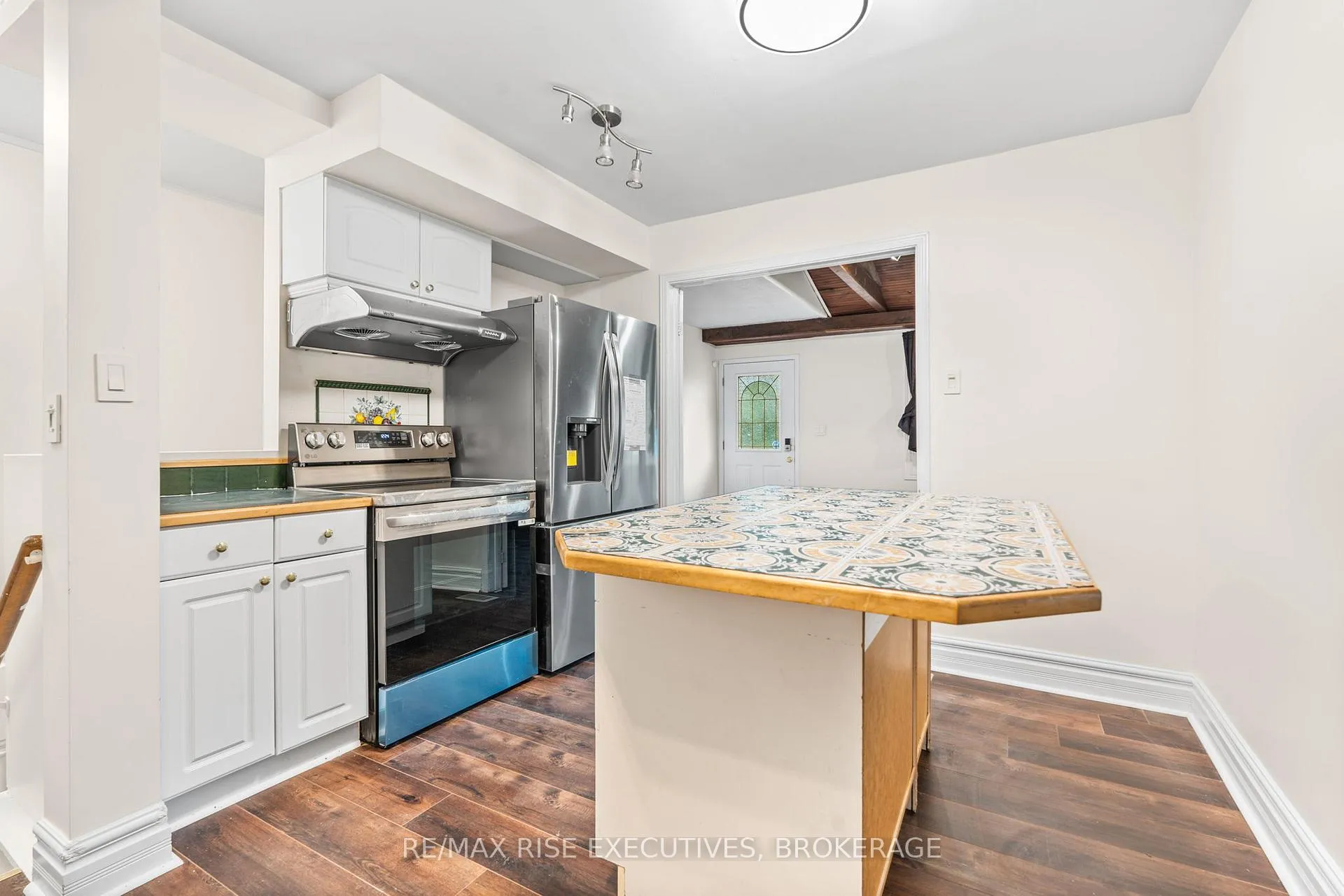 Photo 15 of 687 High Gate Park Drive, Kingston, South of Taylor-Kidd Blvd — HOMEH