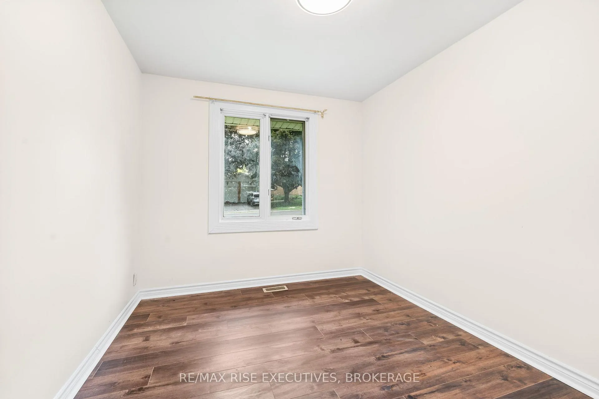 Photo 21 of 687 High Gate Park Drive, Kingston, South of Taylor-Kidd Blvd — HOMEH