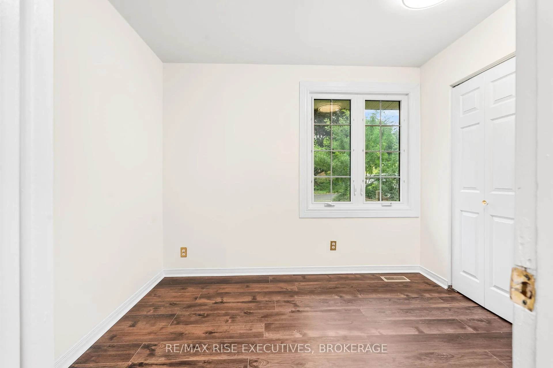 Photo 23 of 687 High Gate Park Drive, Kingston, South of Taylor-Kidd Blvd — HOMEH