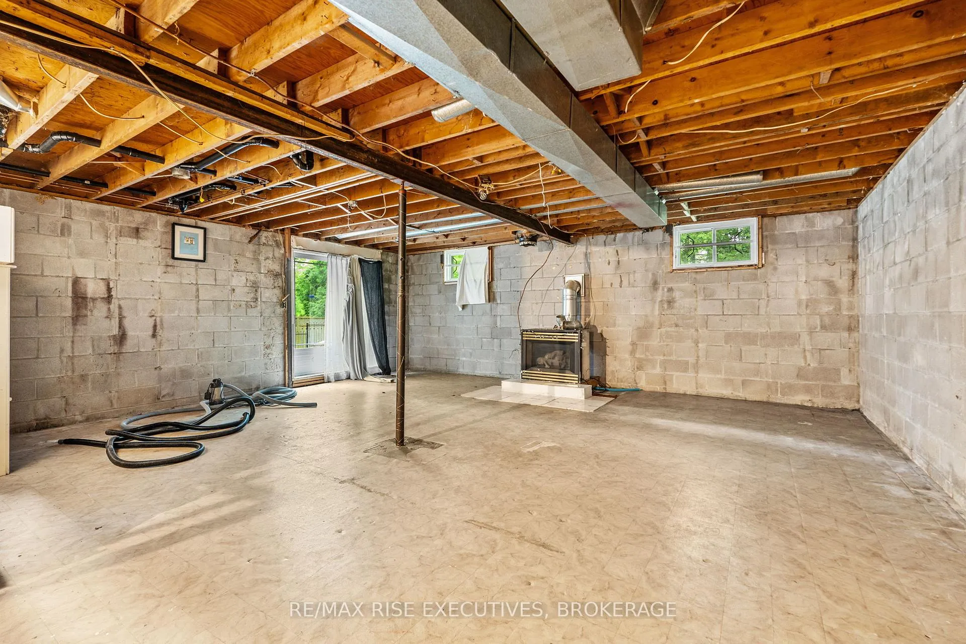 Photo 26 of 687 High Gate Park Drive, Kingston, South of Taylor-Kidd Blvd — HOMEH