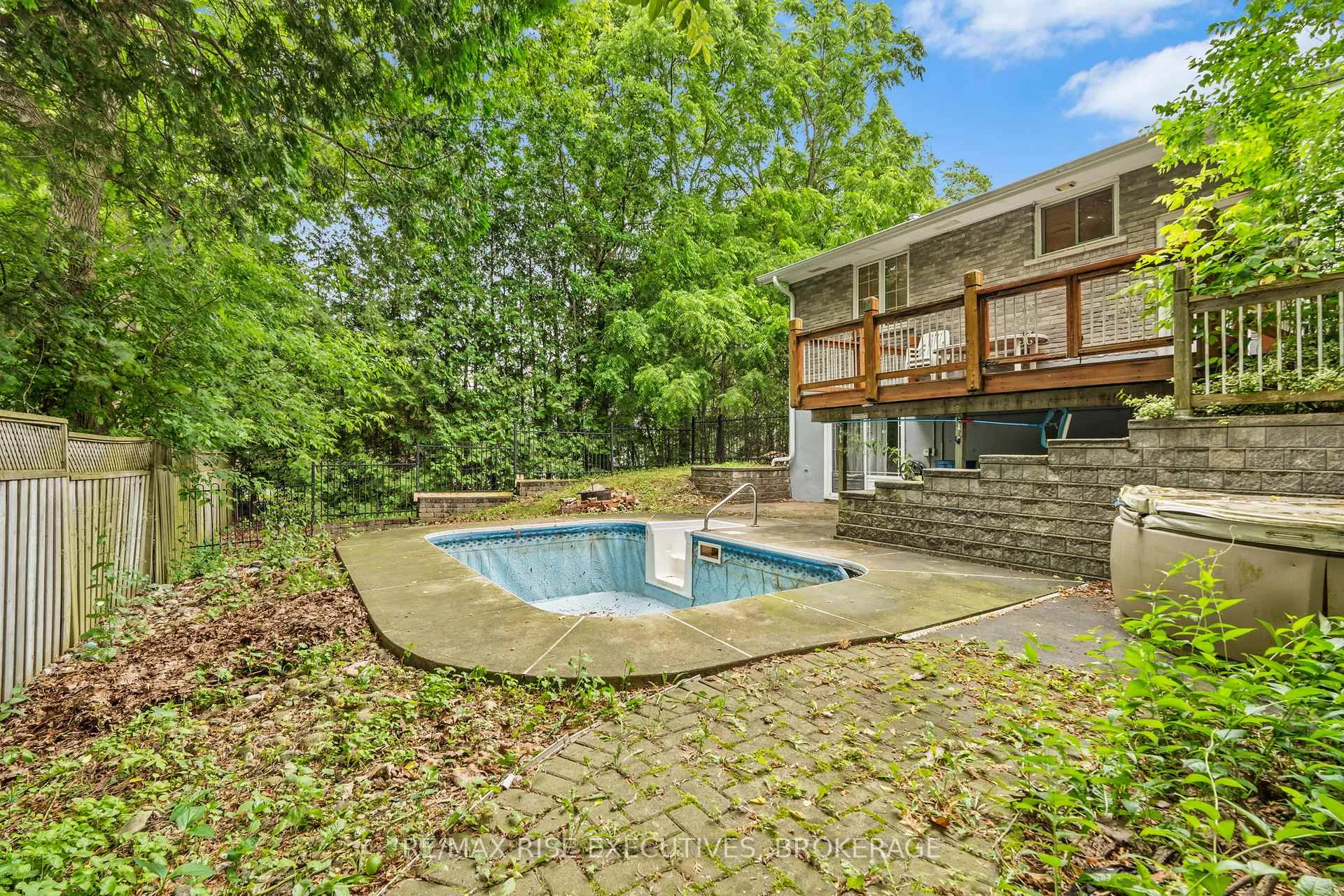 Photo 29 of 687 High Gate Park Drive, Kingston, South of Taylor-Kidd Blvd — HOMEH