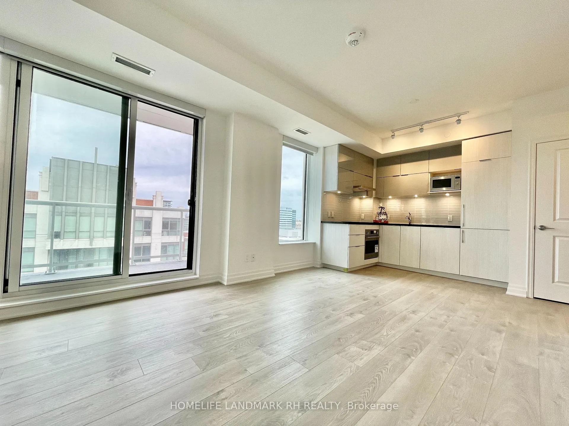 Photo 2 of Unit 1105, 8 Rouge Valley Drive, Markham, Unionville — HOMEH