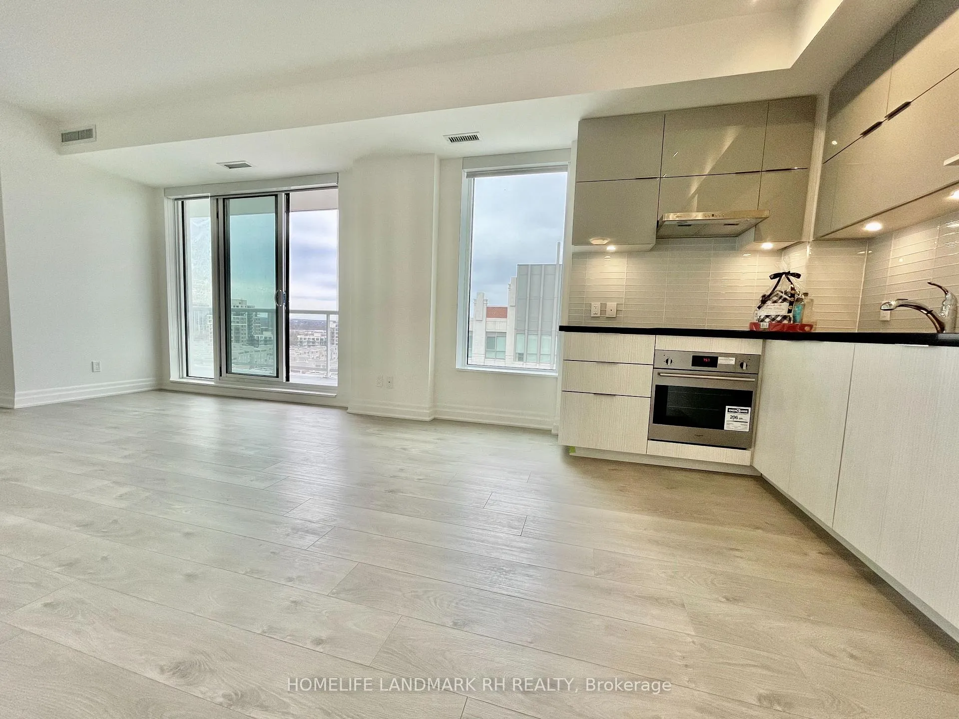 Photo 6 of Unit 1105, 8 Rouge Valley Drive, Markham, Unionville — HOMEH