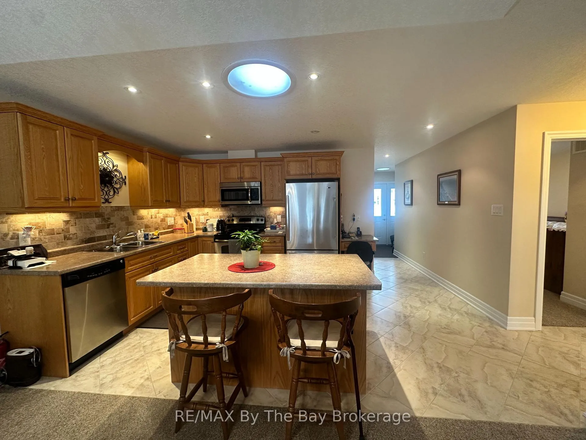 Photo 3 of 35 Garden Grove Crescent, Wasaga Beach — HOMEH