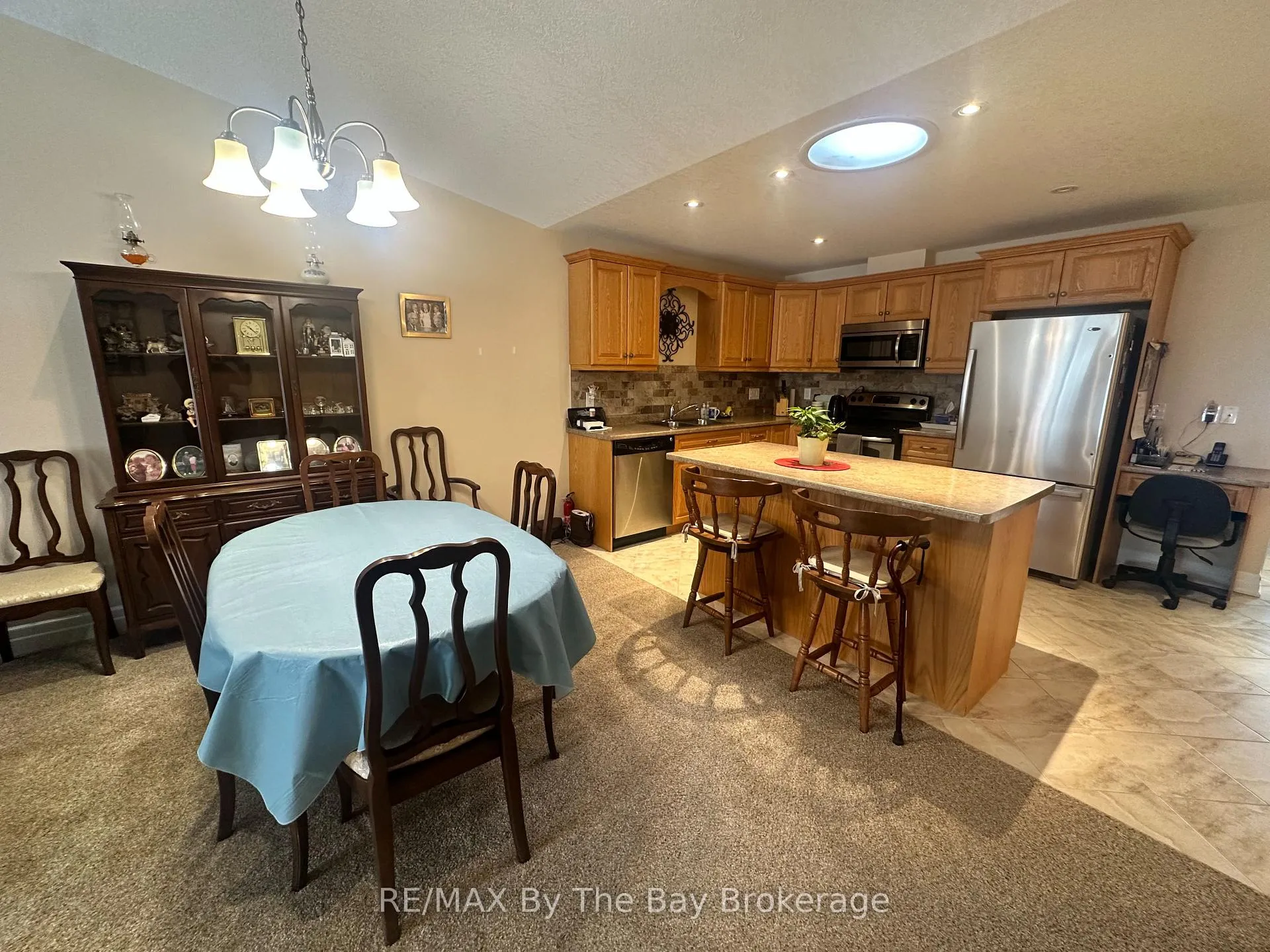 Photo 4 of 35 Garden Grove Crescent, Wasaga Beach — HOMEH