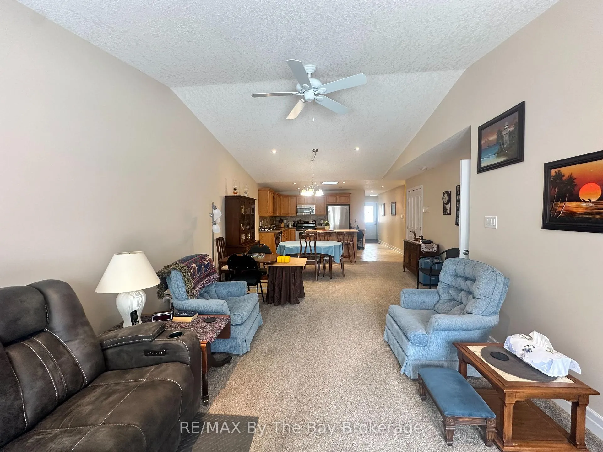 Photo 5 of 35 Garden Grove Crescent, Wasaga Beach — HOMEH