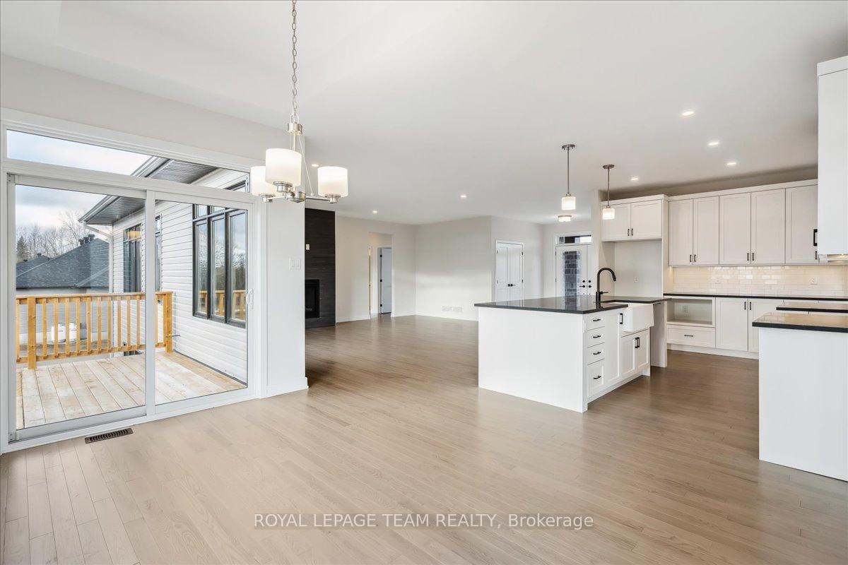 Photo 11 of 91 Hogan Drive, McNab/Braeside, Mcnab/Braeside Twps — HOMEH