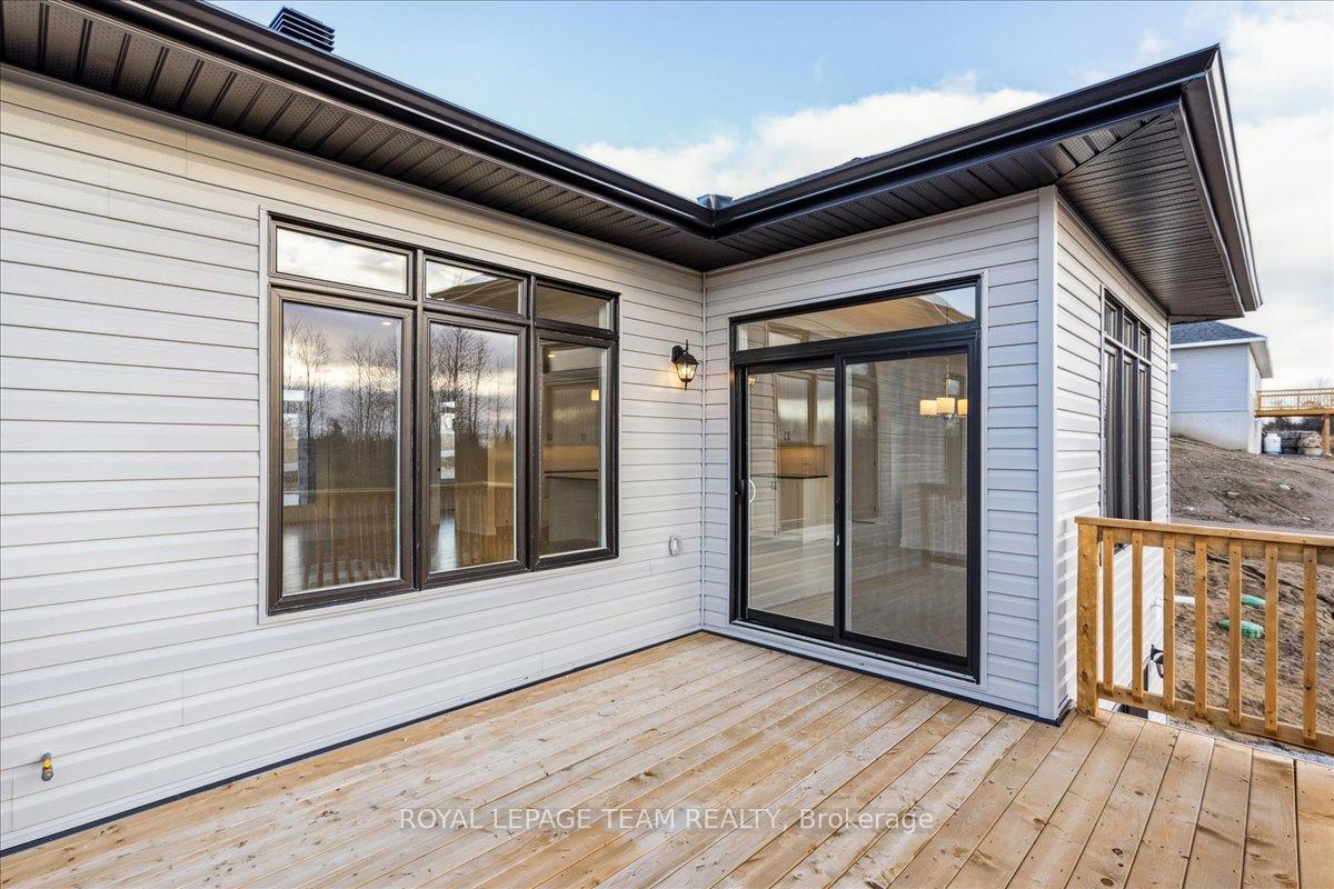 Photo 17 of 91 Hogan Drive, McNab/Braeside, Mcnab/Braeside Twps — HOMEH