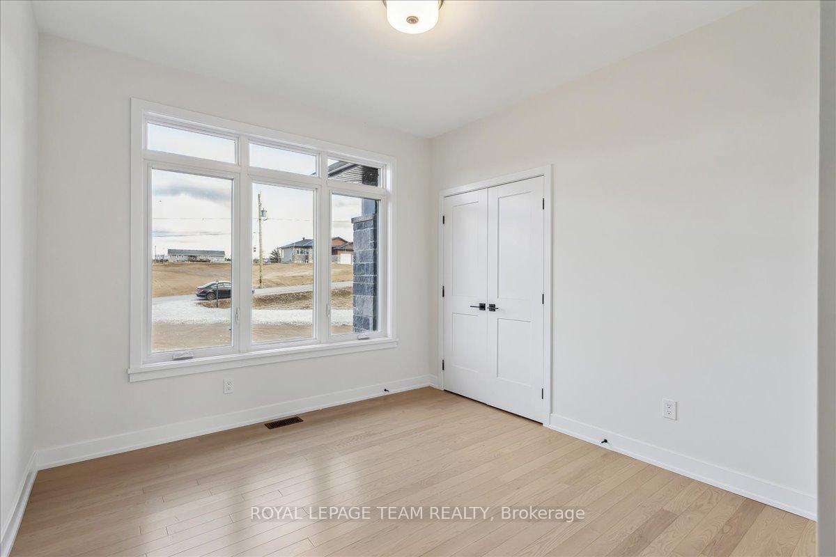 Photo 31 of 91 Hogan Drive, McNab/Braeside, Mcnab/Braeside Twps — HOMEH