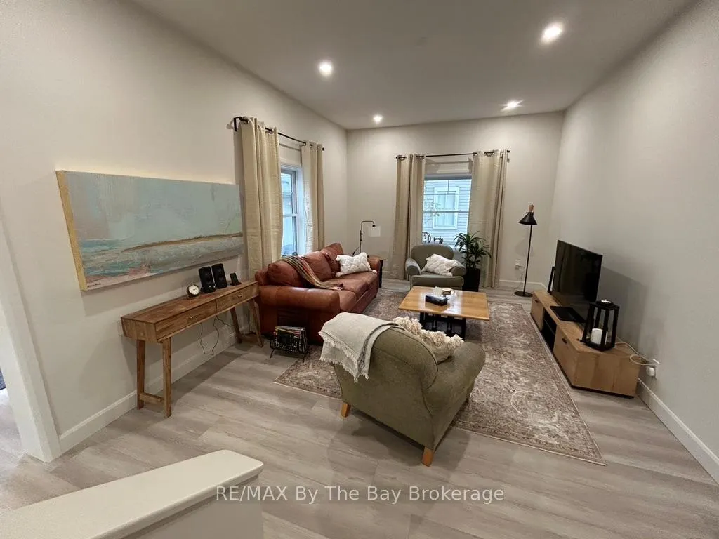 Photo 6 of 147 2nd Street, Collingwood — HOMEH