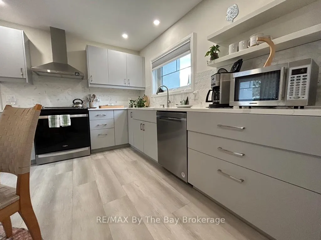 Photo 8 of 147 2nd Street, Collingwood — HOMEH