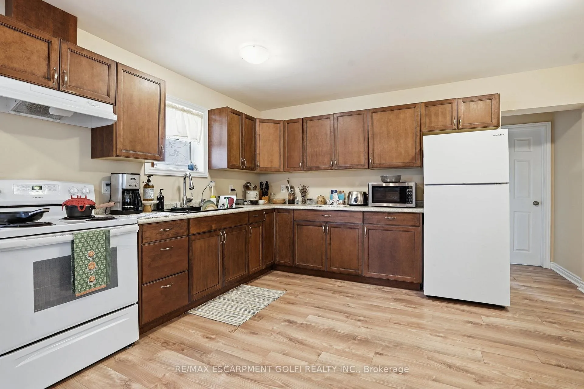 Photo 6 of 436 McAlpine Avenue N, Welland, Welland Downtown — HOMEH