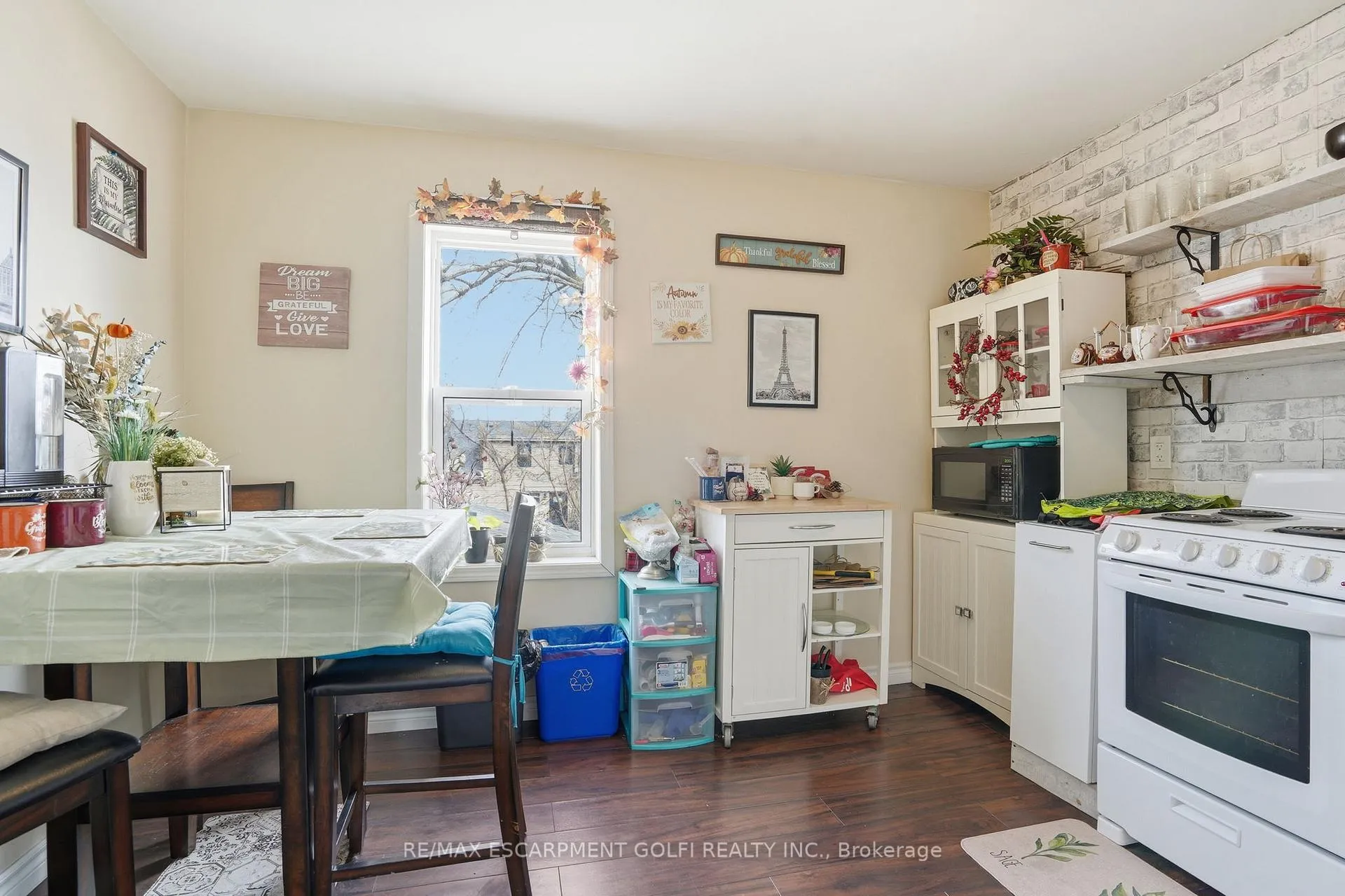Photo 11 of 436 McAlpine Avenue N, Welland, Welland Downtown — HOMEH