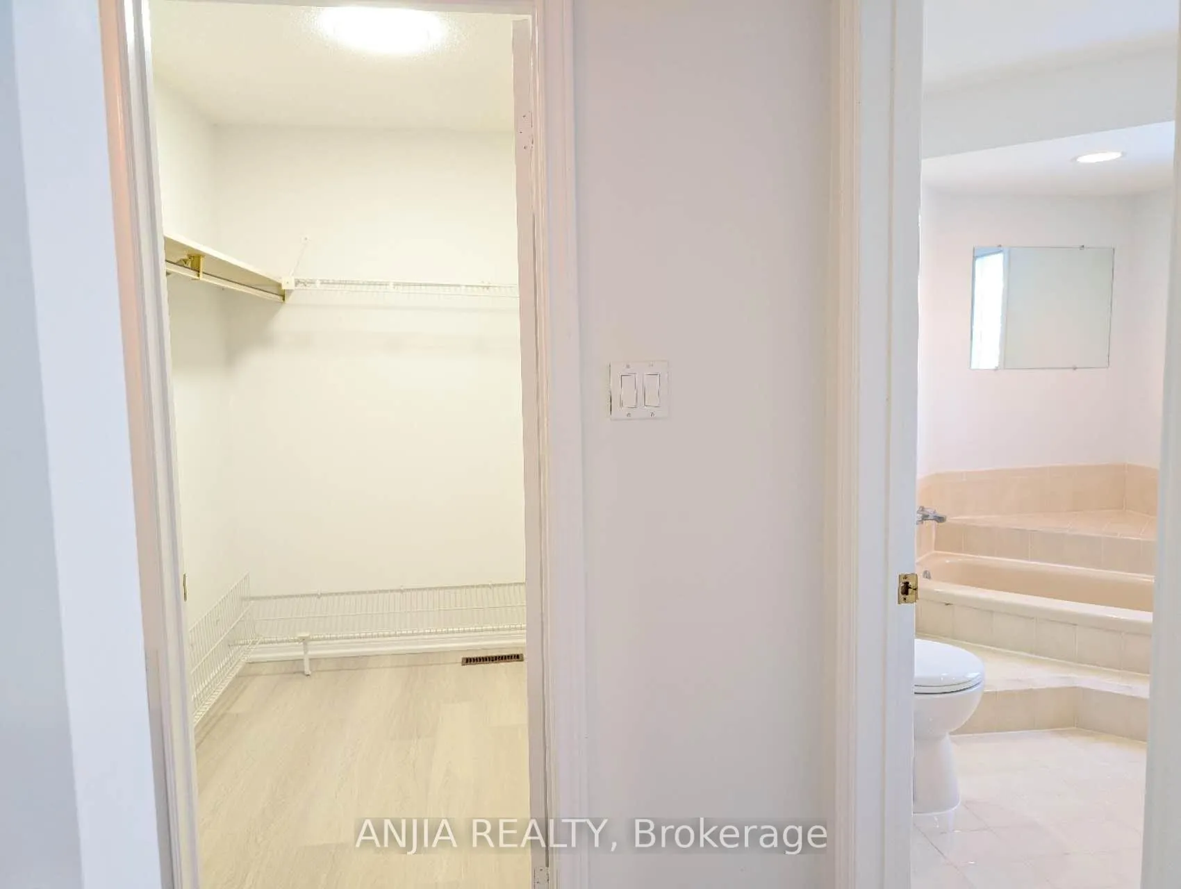 Photo 12 of 50 Summerdale Drive, Markham, Thornlea — HOMEH