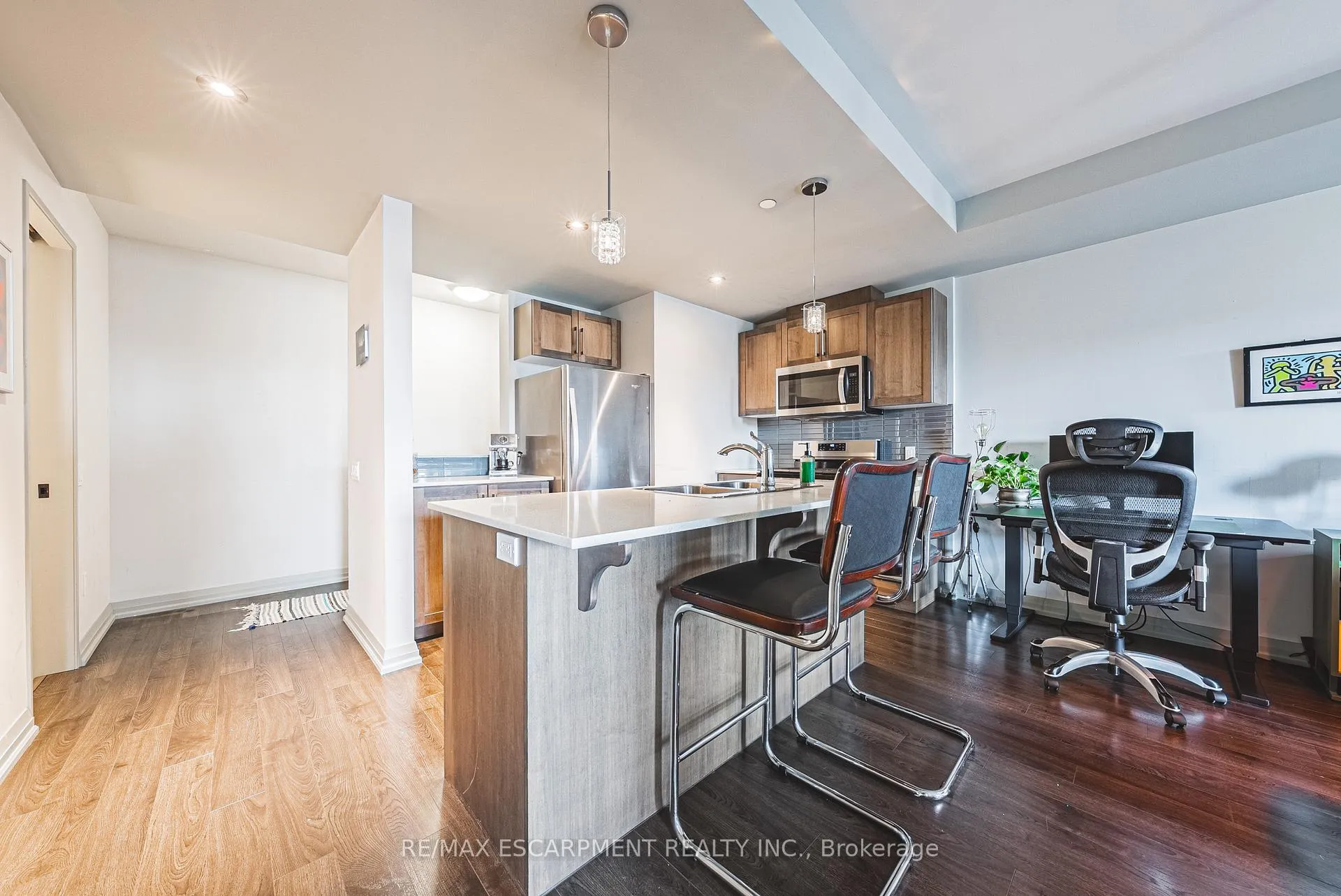 Photo 6 of Unit 503, 181 James Street N, Hamilton, Strathcona — HOMEH