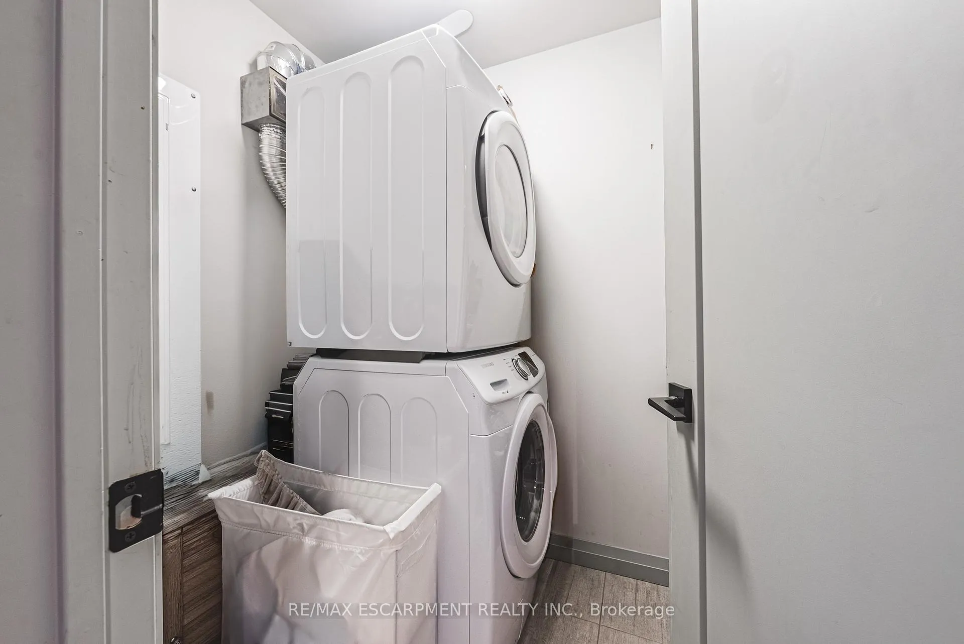 Photo 14 of Unit 503, 181 James Street N, Hamilton, Strathcona — HOMEH