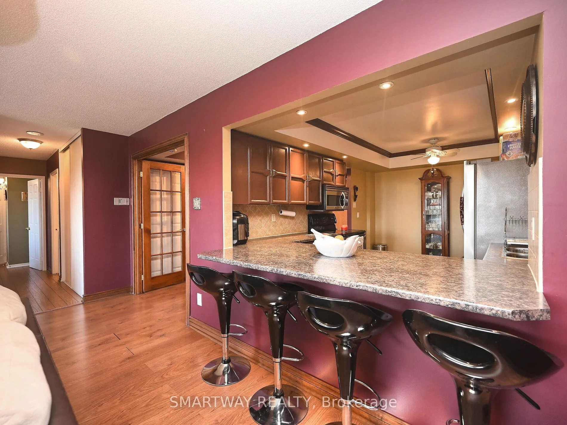 Photo 10 of Unit 512, 320 Mill Street S, Brampton, Brampton South — HOMEH