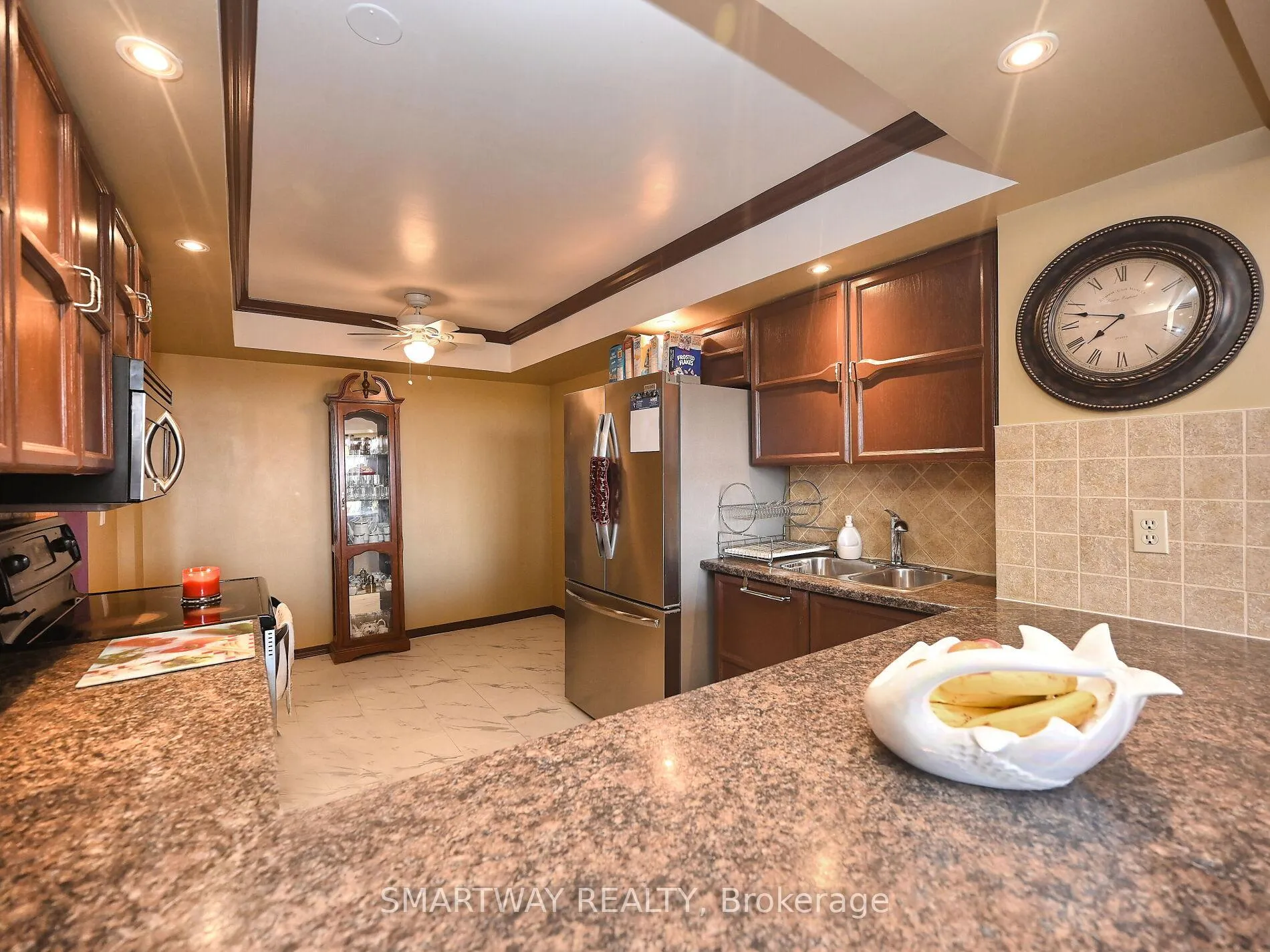 Photo 11 of Unit 512, 320 Mill Street S, Brampton, Brampton South — HOMEH