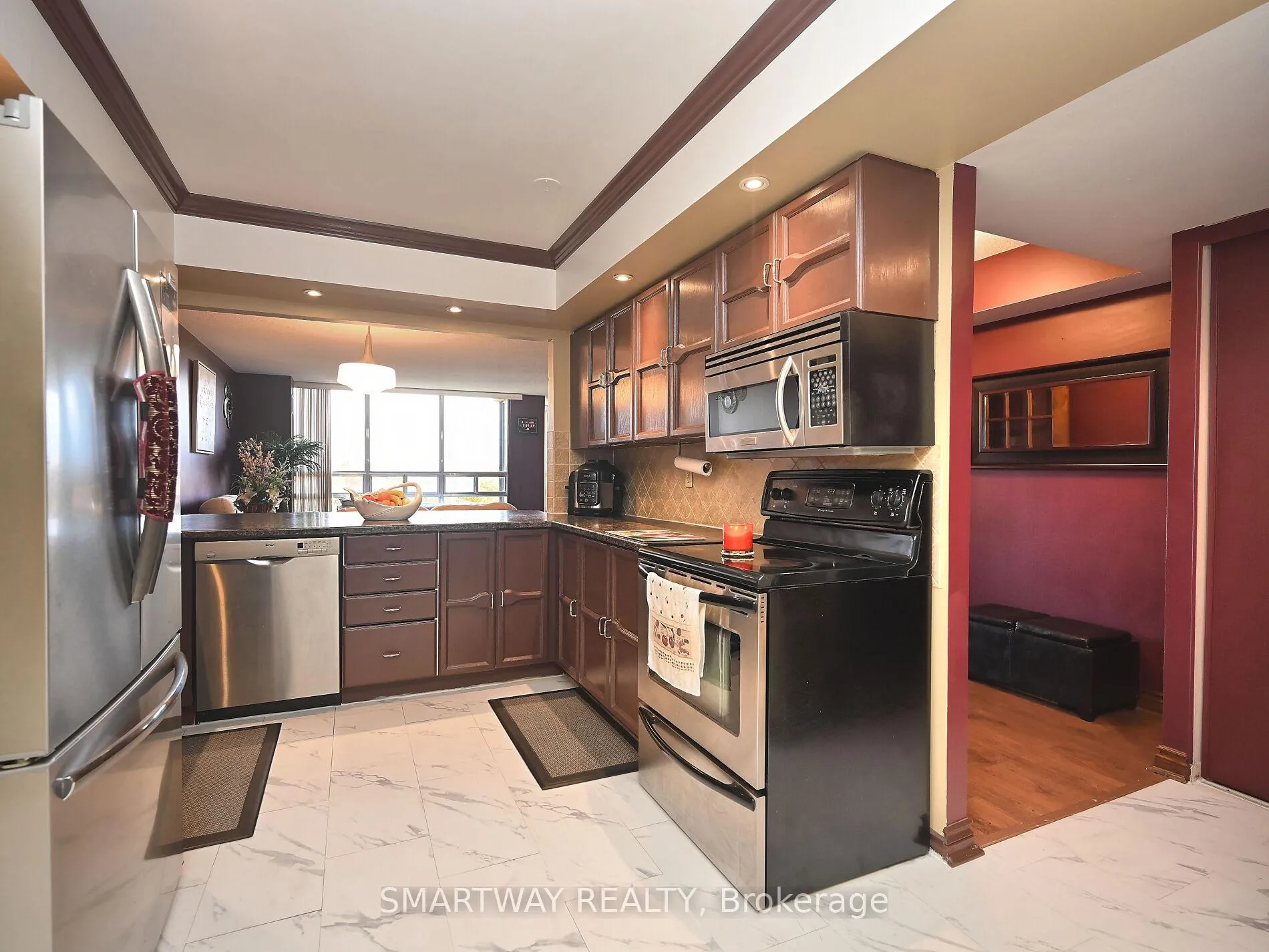 Photo 12 of Unit 512, 320 Mill Street S, Brampton, Brampton South — HOMEH