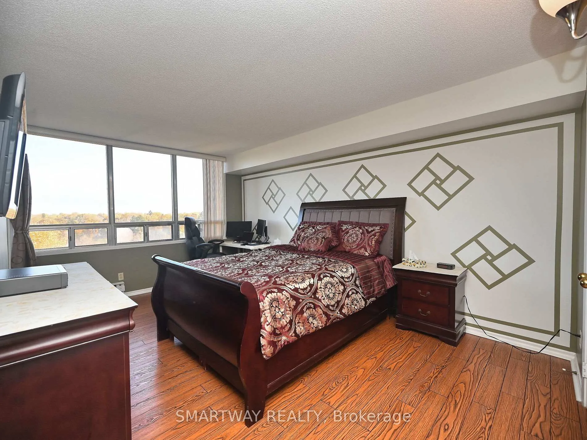 Photo 18 of Unit 512, 320 Mill Street S, Brampton, Brampton South — HOMEH