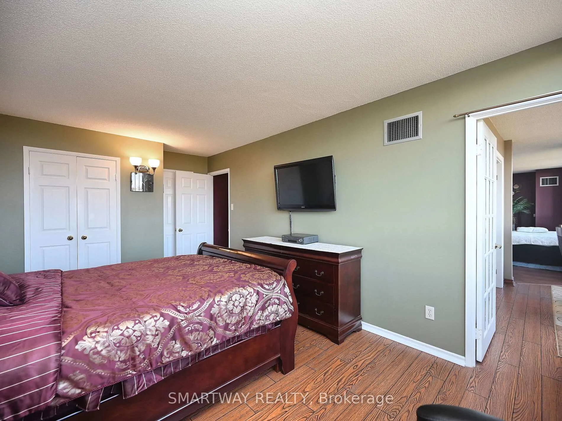 Photo 19 of Unit 512, 320 Mill Street S, Brampton, Brampton South — HOMEH