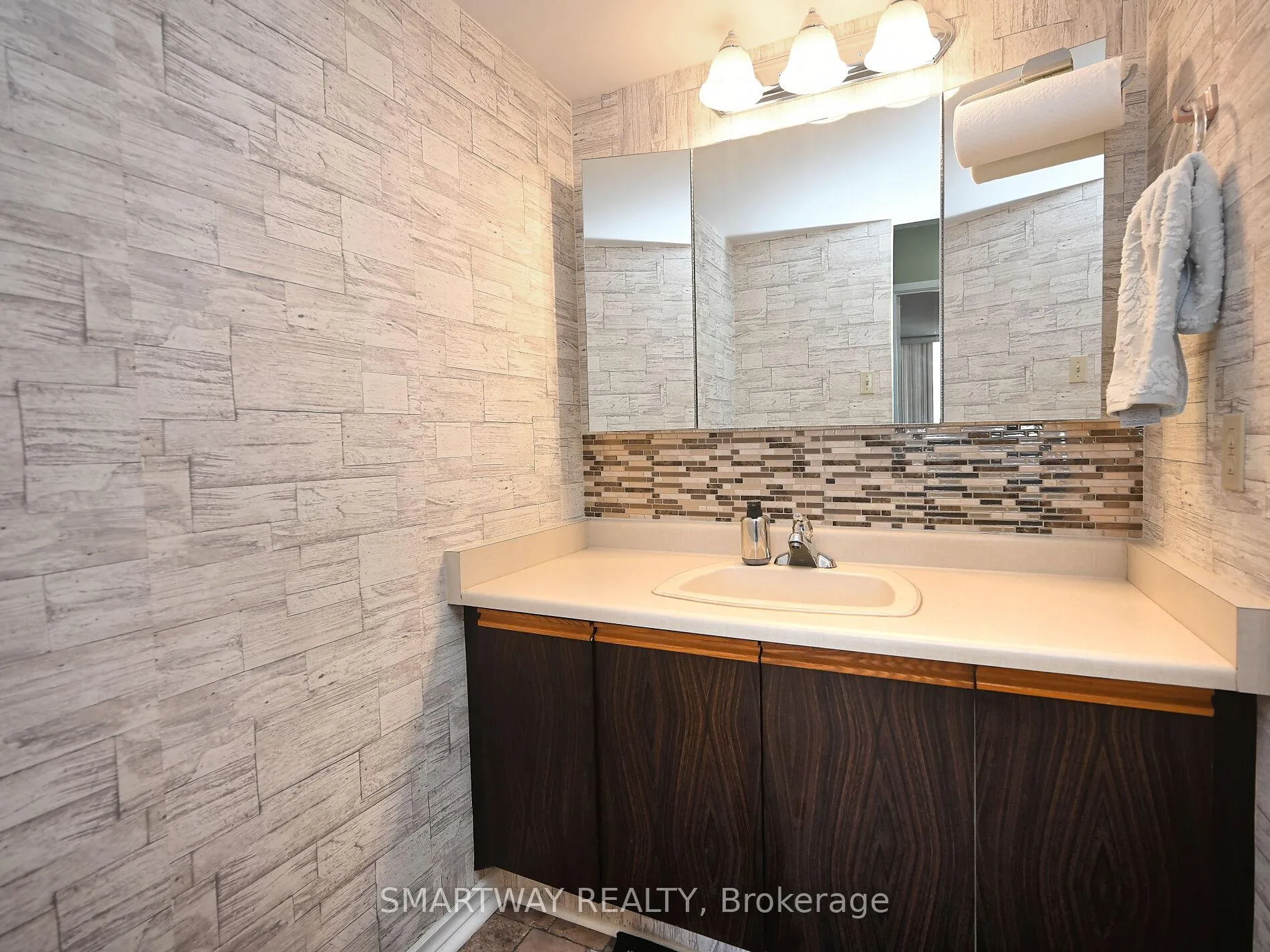 Photo 24 of Unit 512, 320 Mill Street S, Brampton, Brampton South — HOMEH
