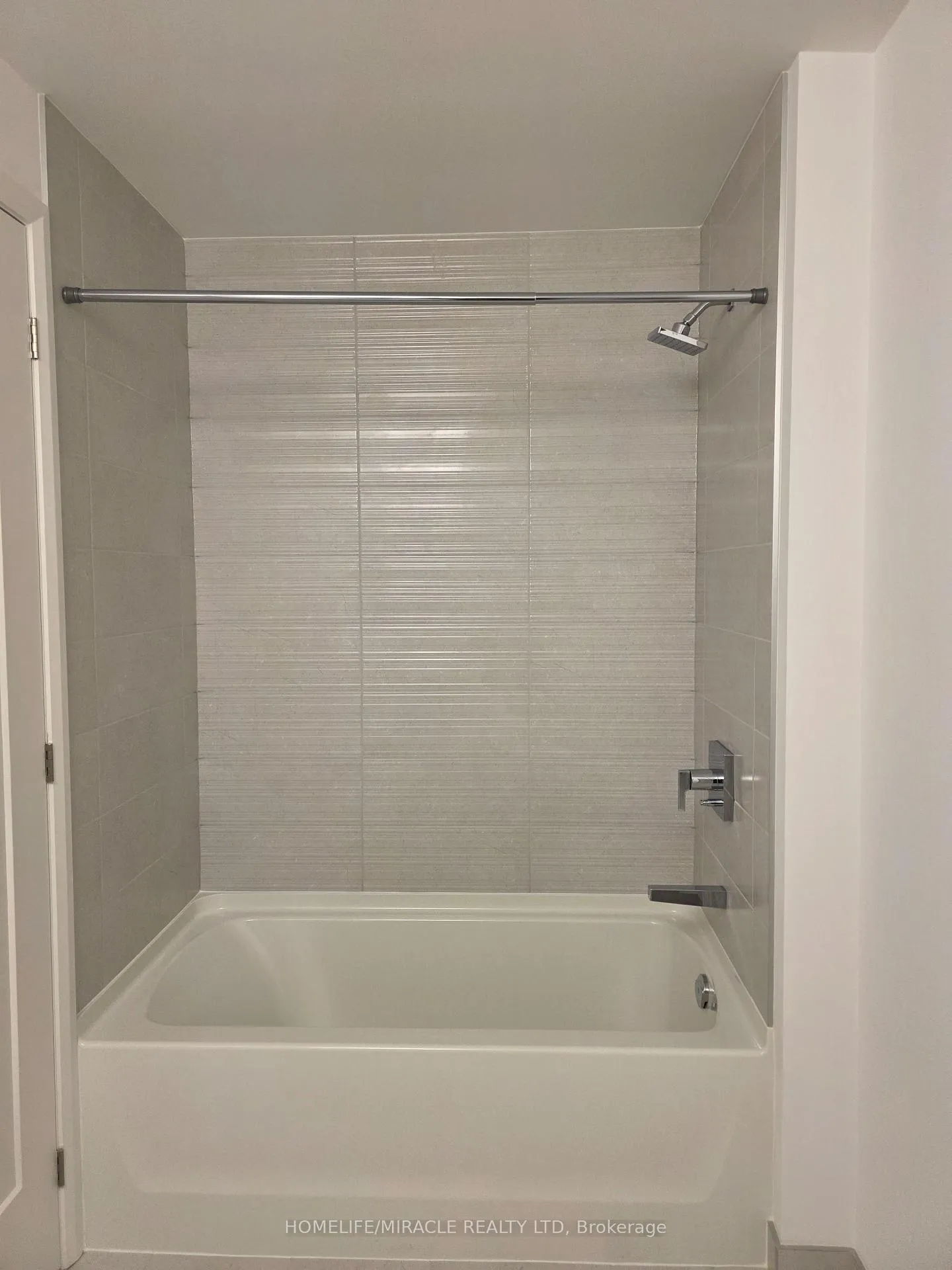 Photo 5 of Unit 3004, 75 James Street S, Hamilton, Corktown — HOMEH