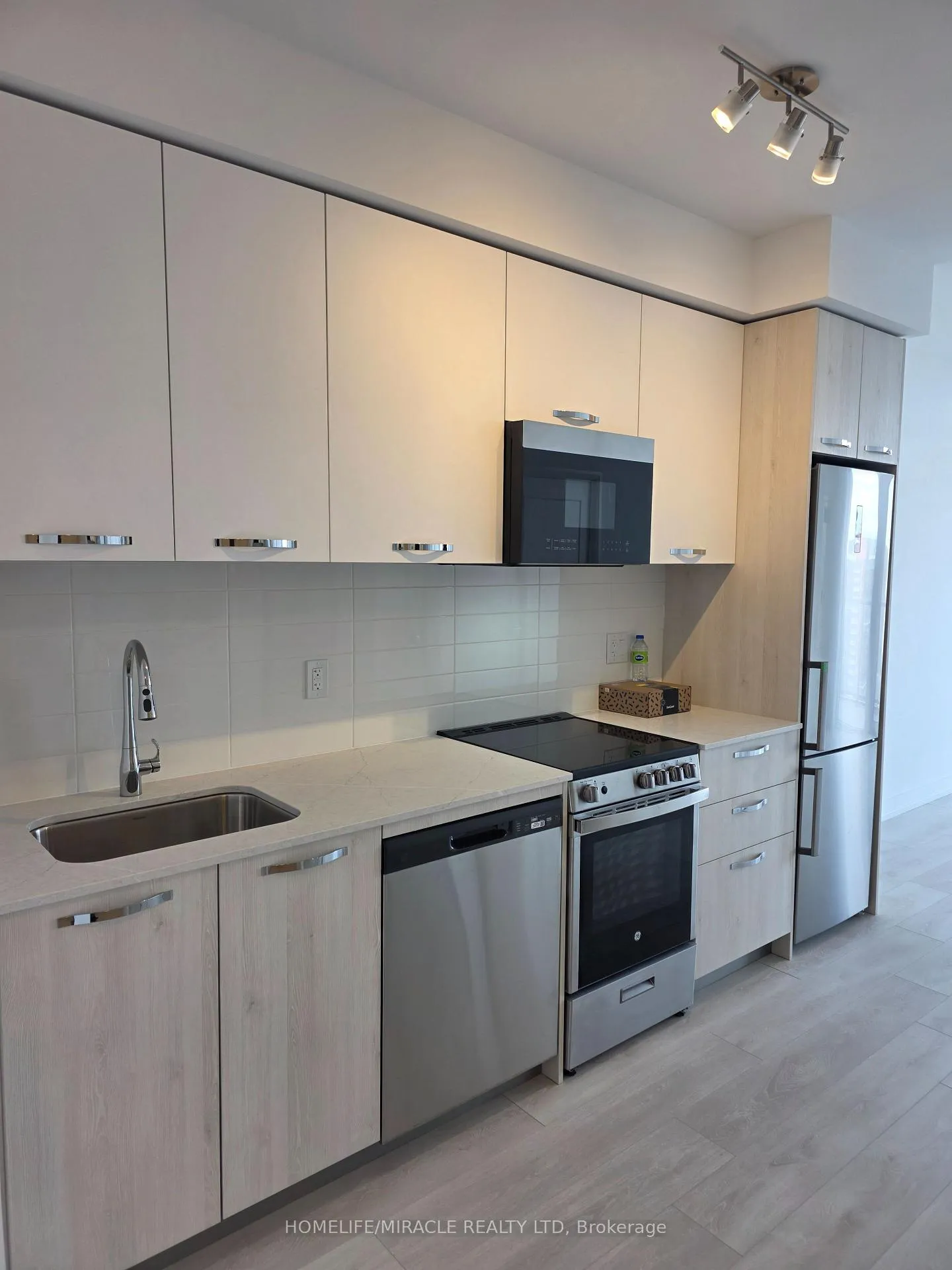 Photo 8 of Unit 3004, 75 James Street S, Hamilton, Corktown — HOMEH