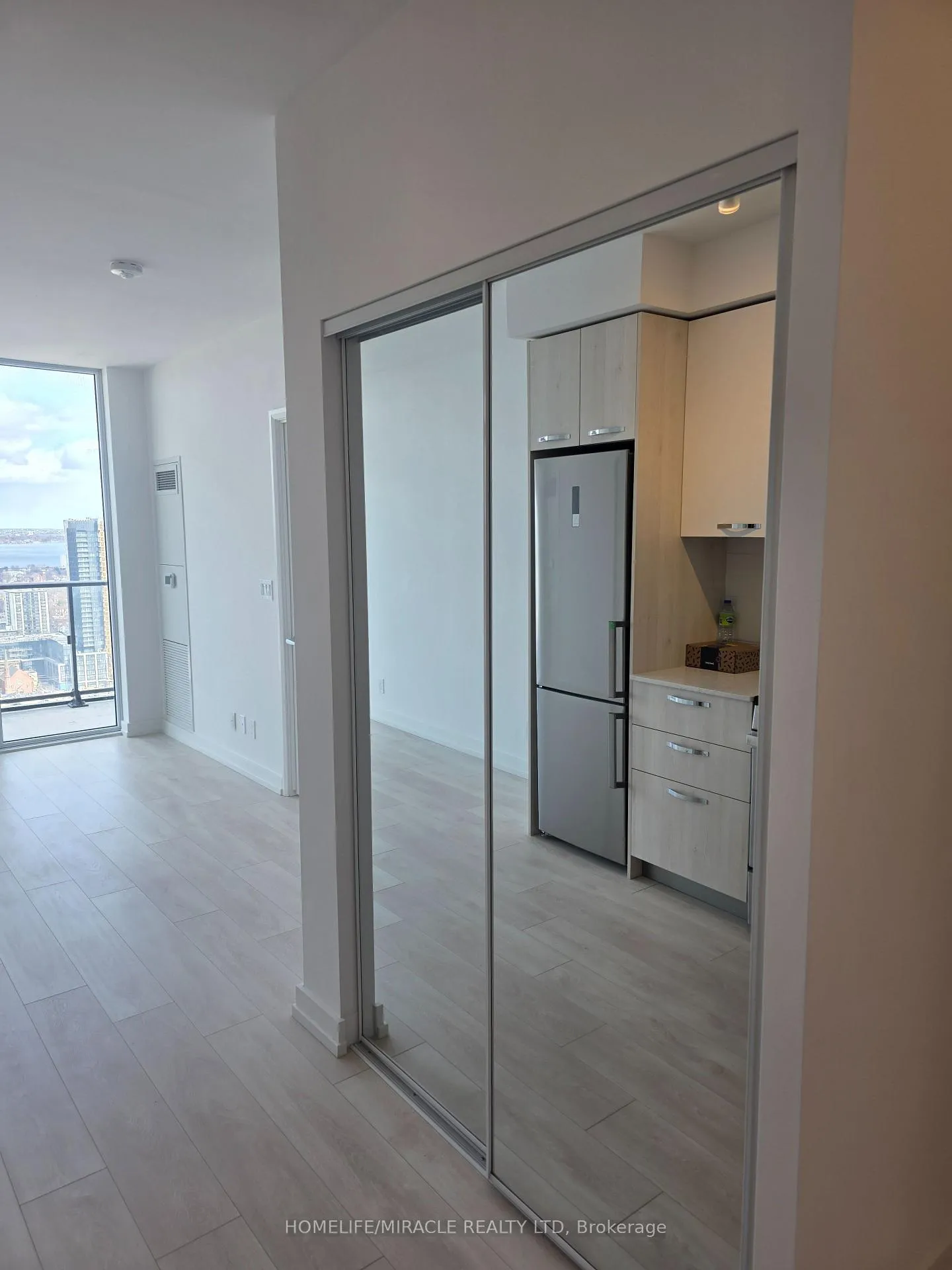 Photo 11 of Unit 3004, 75 James Street S, Hamilton, Corktown — HOMEH