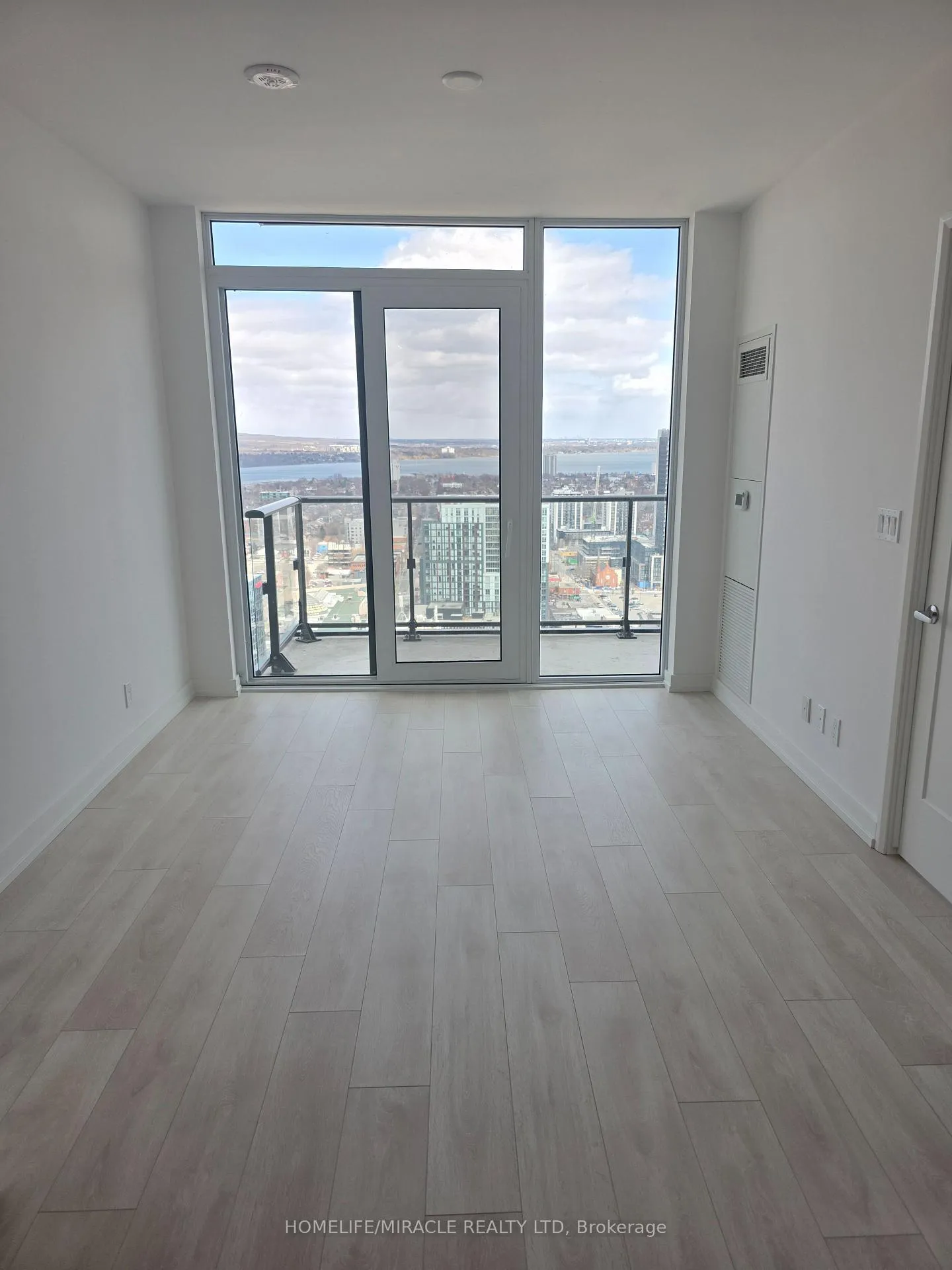 Photo 13 of Unit 3004, 75 James Street S, Hamilton, Corktown — HOMEH