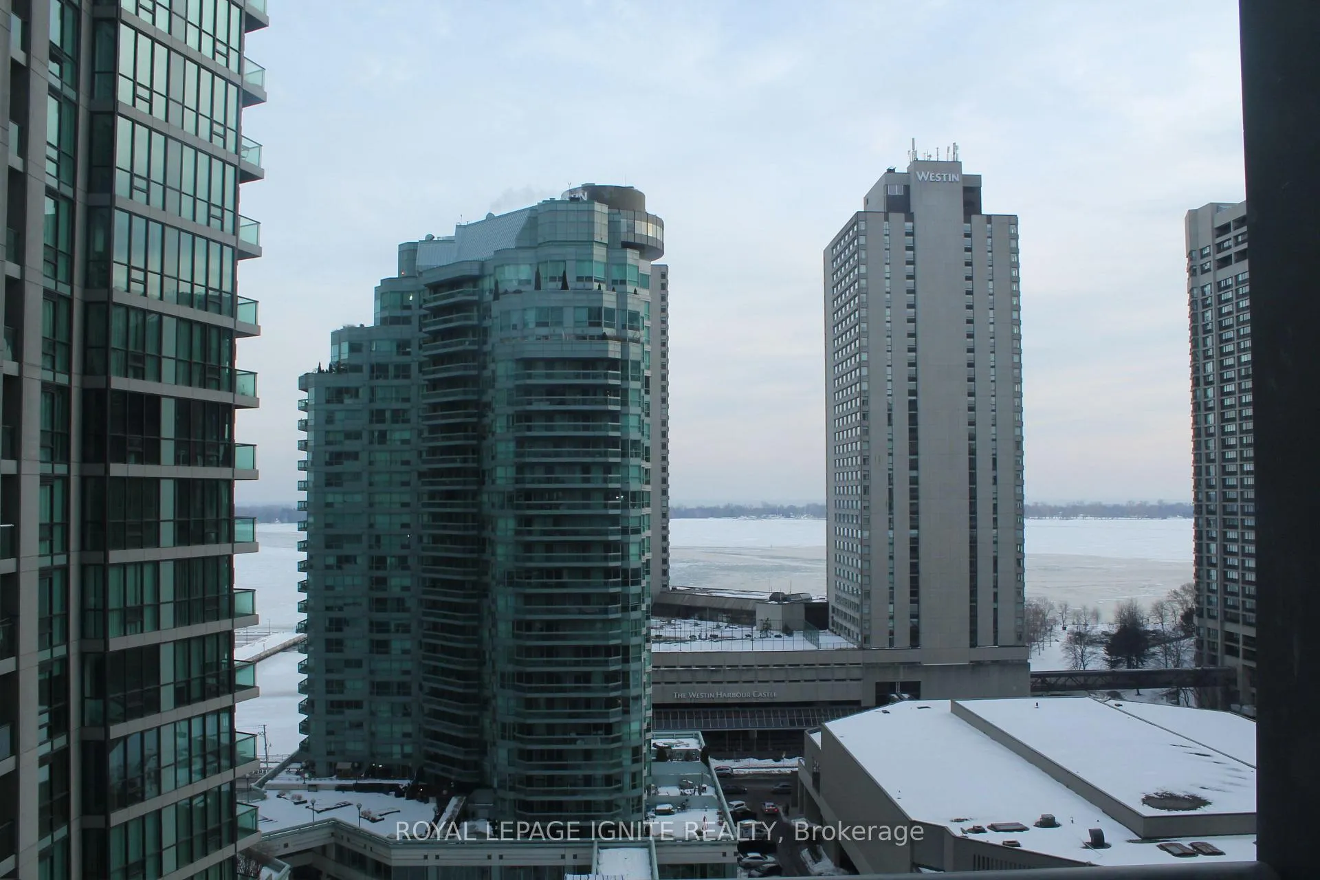 Front of Unit 1608, 18 Harbour Street