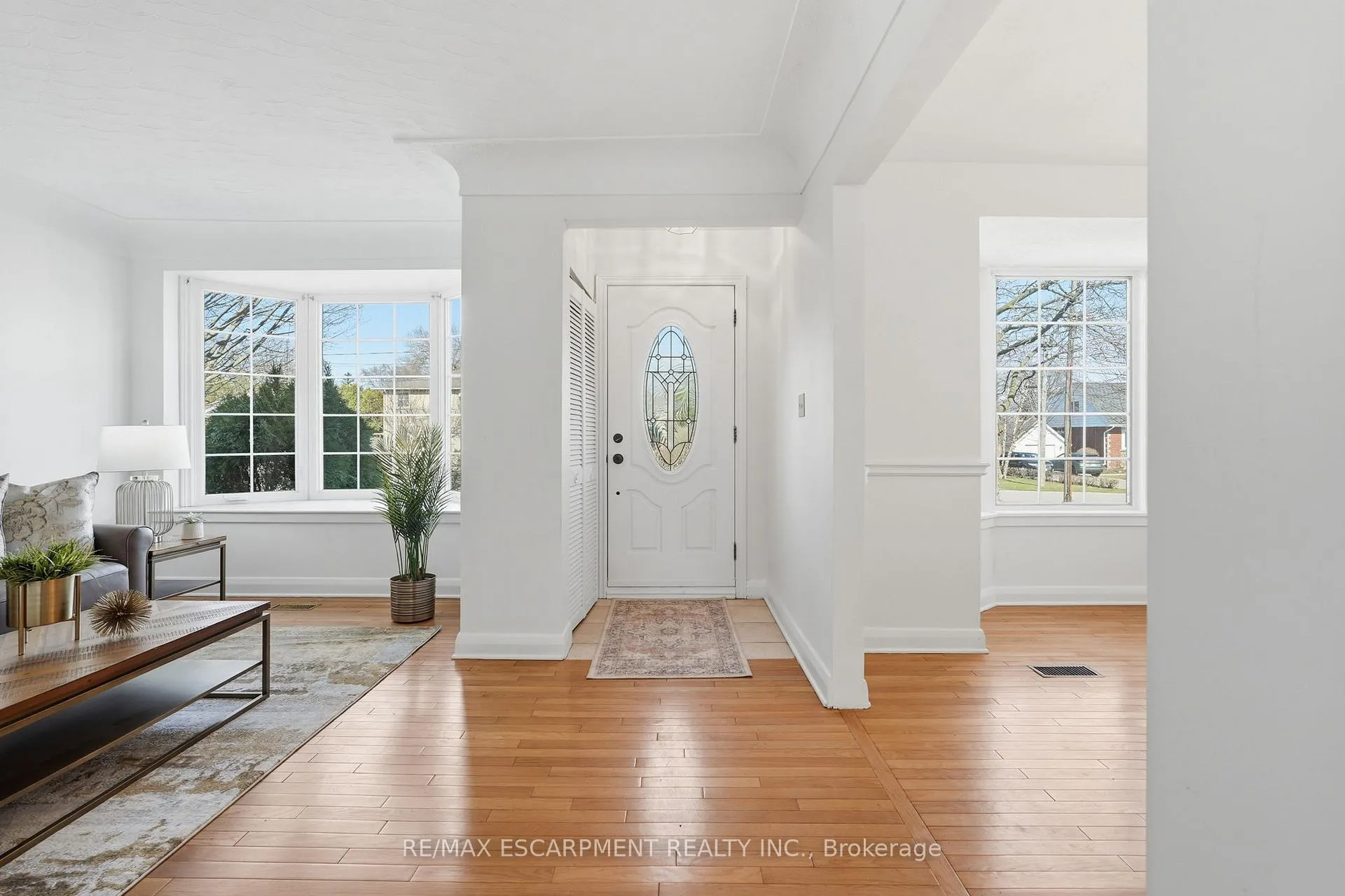 Photo 5 of 952 Danforth Avenue, Burlington, Bayview — HOMEH