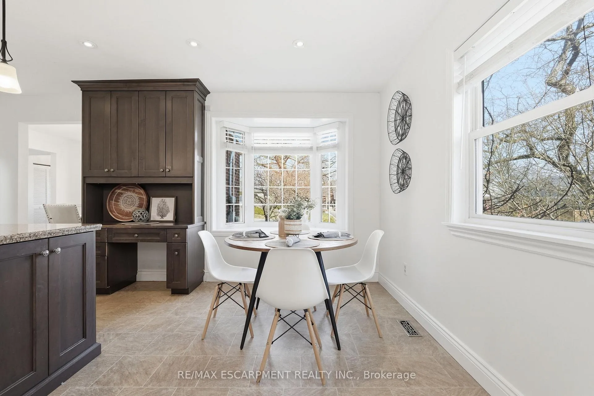 Photo 15 of 952 Danforth Avenue, Burlington, Bayview — HOMEH