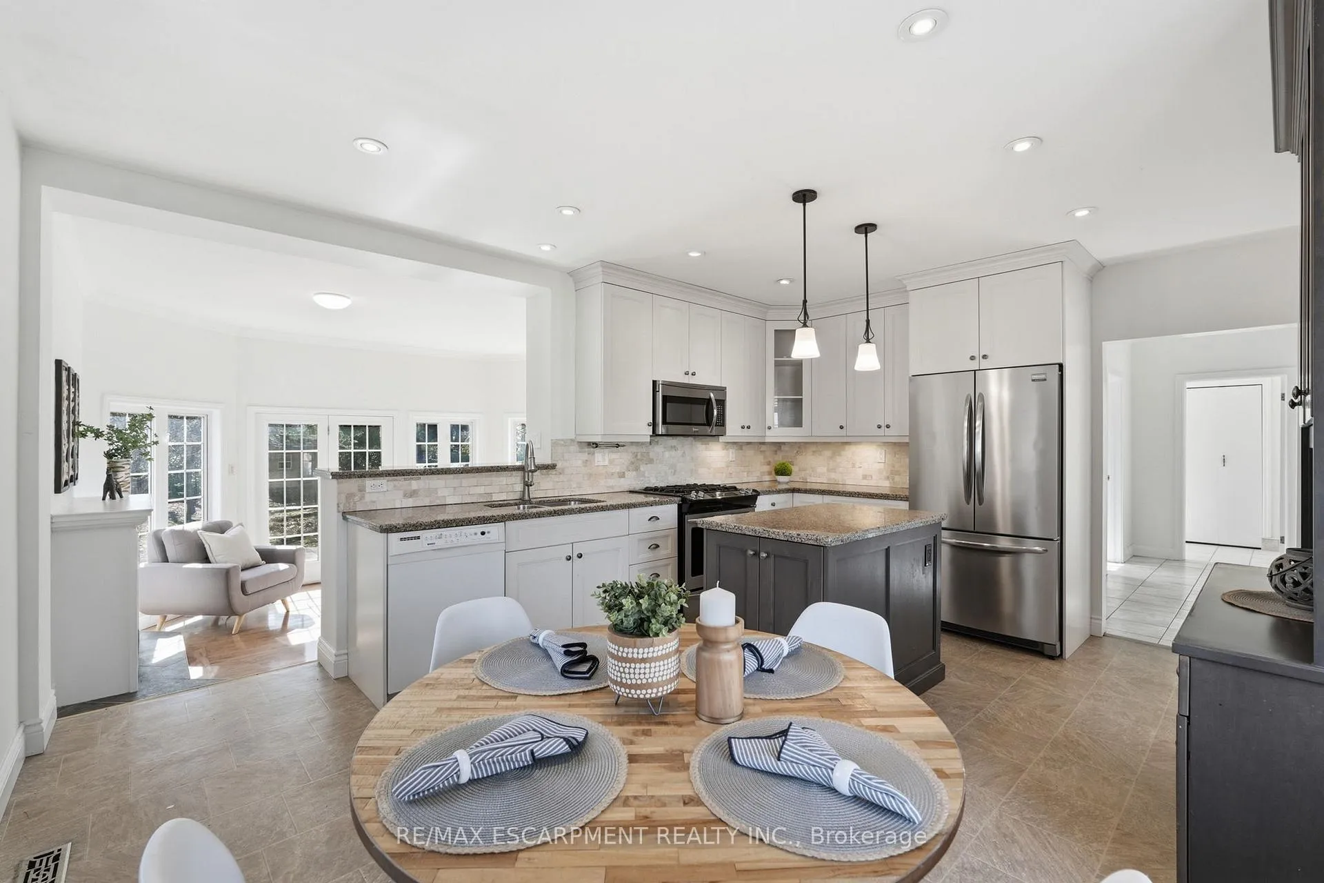 Photo 16 of 952 Danforth Avenue, Burlington, Bayview — HOMEH