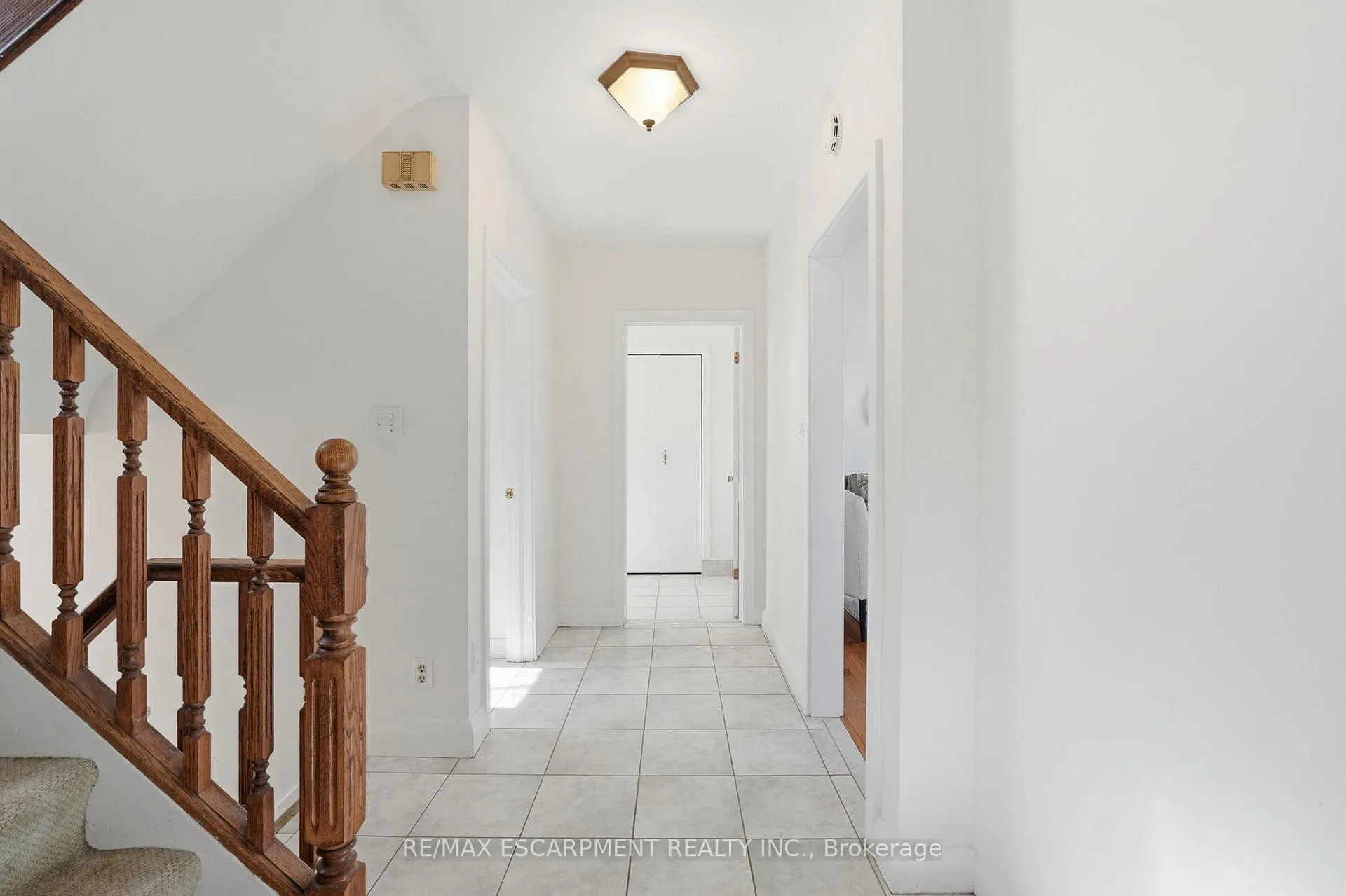 Photo 21 of 952 Danforth Avenue, Burlington, Bayview — HOMEH