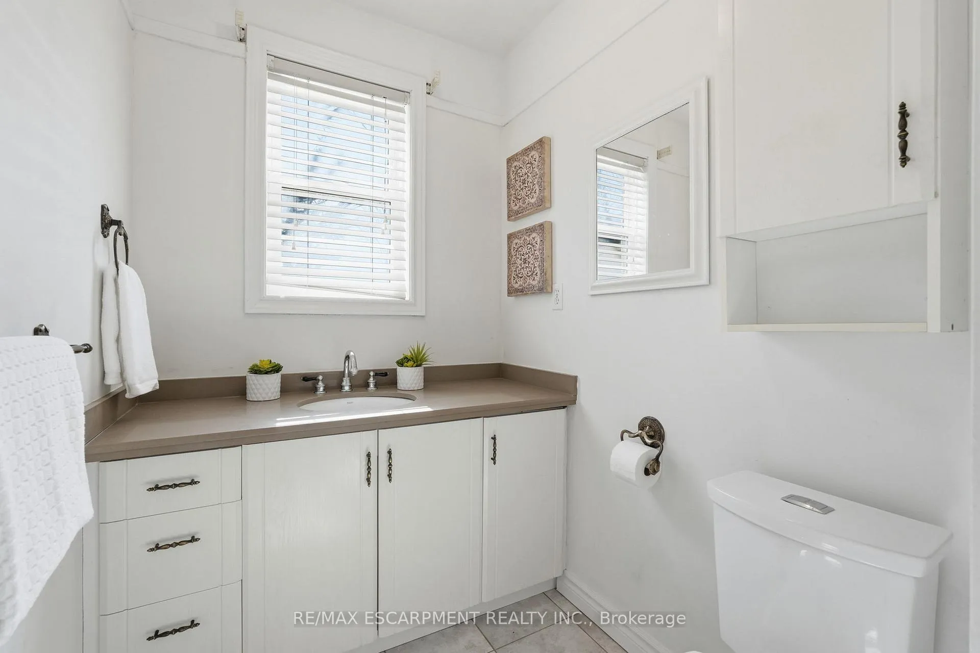 Photo 22 of 952 Danforth Avenue, Burlington, Bayview — HOMEH