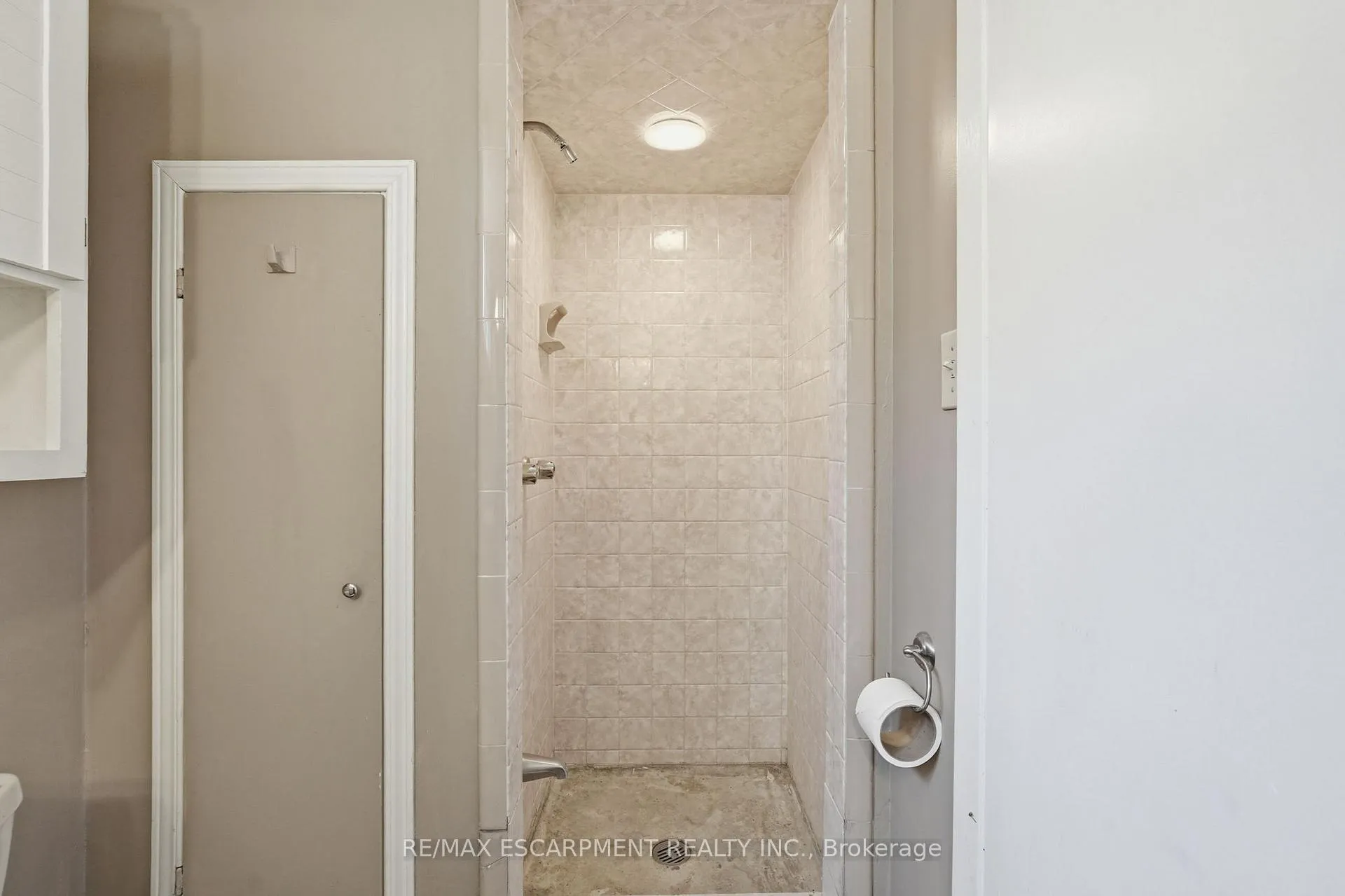 Photo 38 of 952 Danforth Avenue, Burlington, Bayview — HOMEH