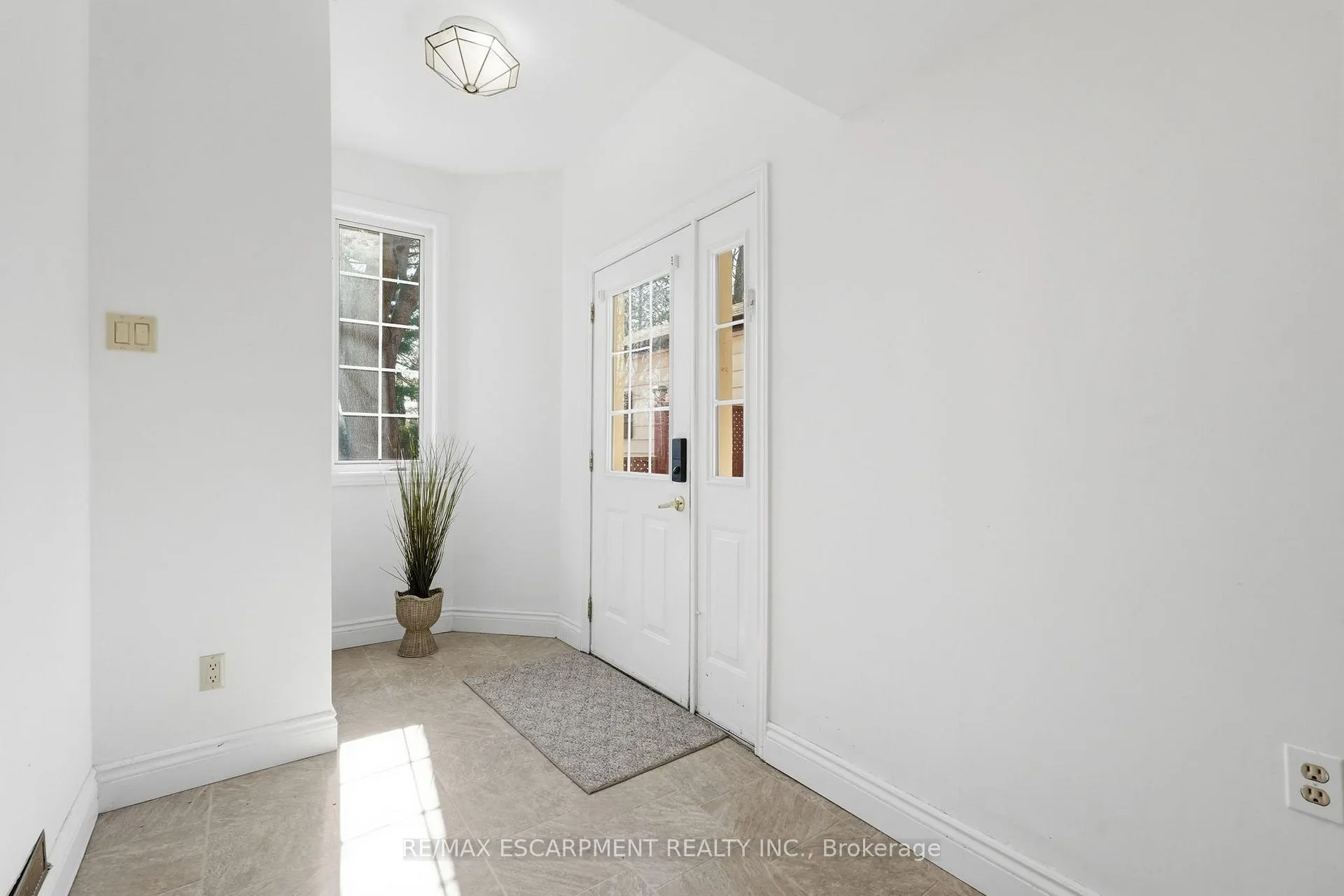 Photo 39 of 952 Danforth Avenue, Burlington, Bayview — HOMEH