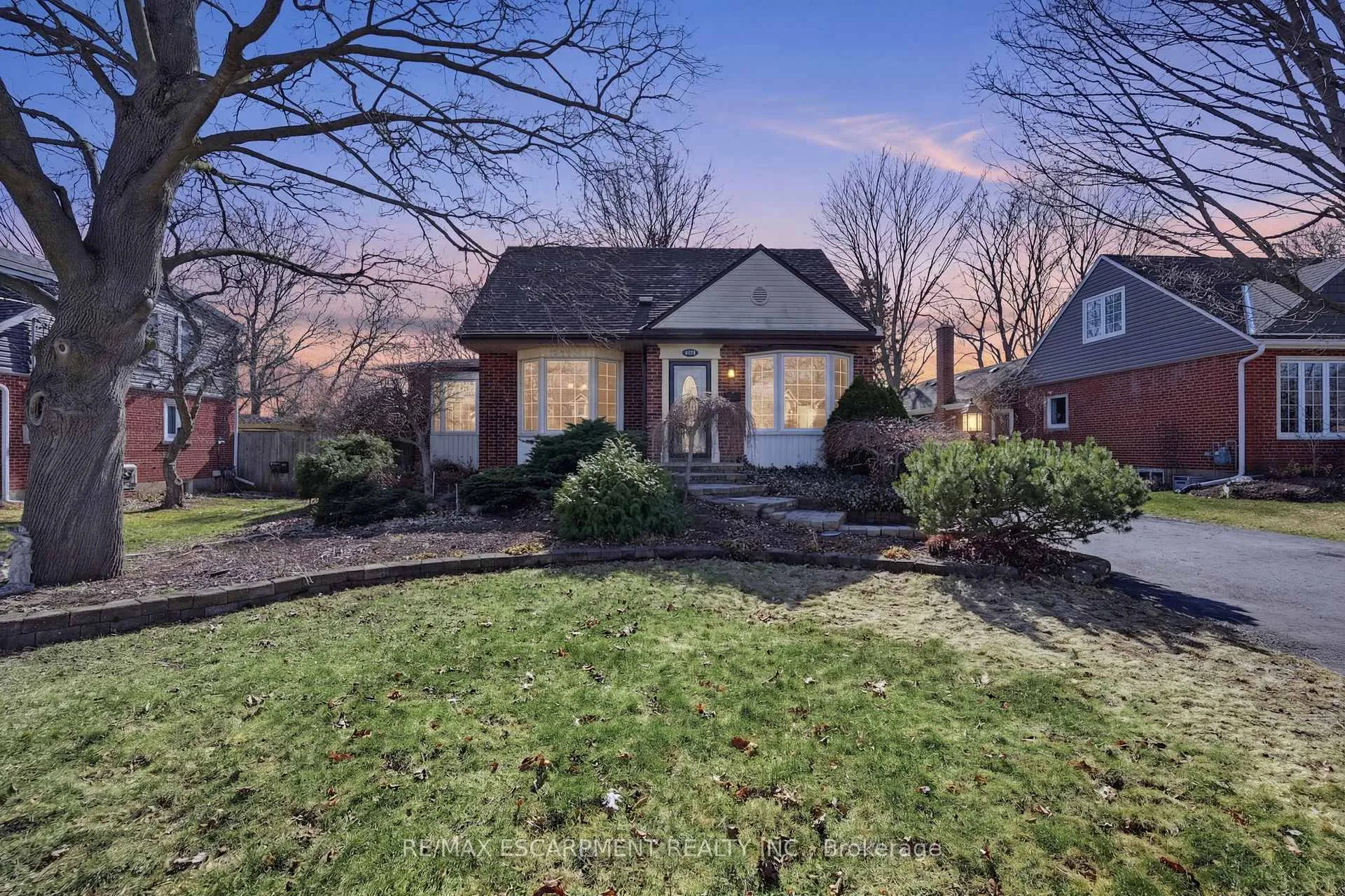 Photo 48 of 952 Danforth Avenue, Burlington, Bayview — HOMEH