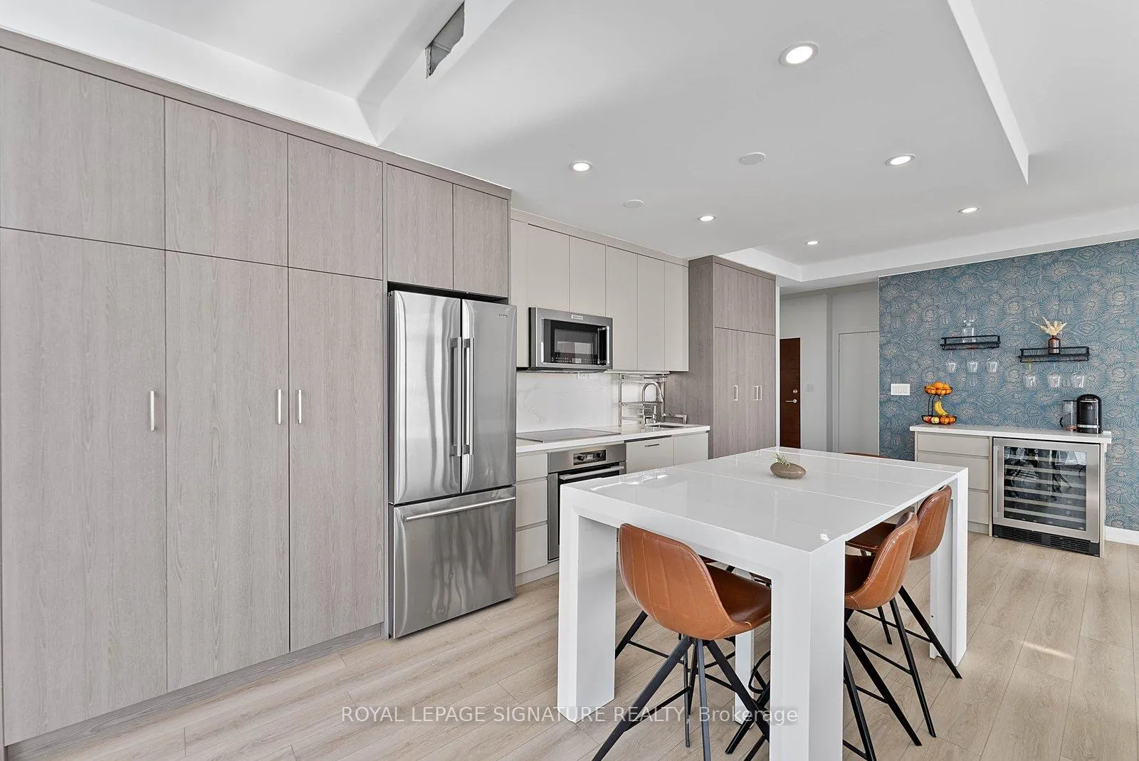 Photo 7 of Unit 4010, 15 Iceboat Terrace, Toronto, Waterfront Communities — HOMEH