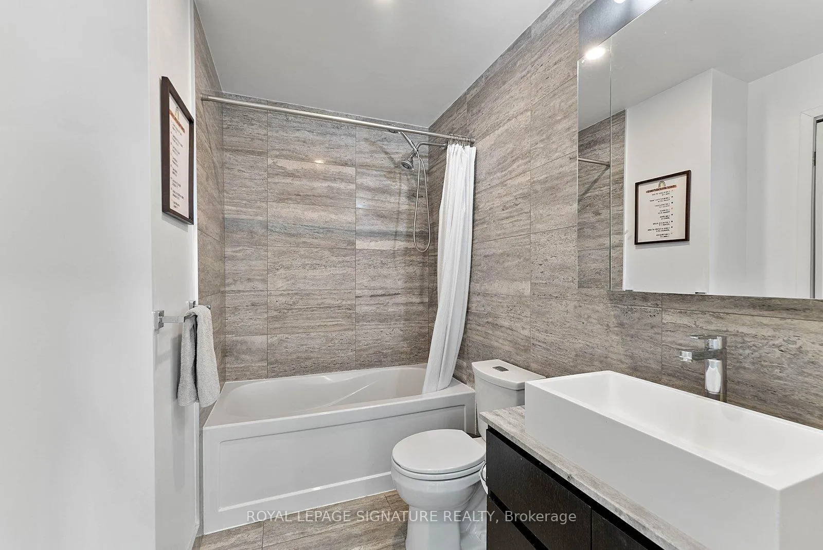 Photo 18 of Unit 4010, 15 Iceboat Terrace, Toronto, Waterfront Communities — HOMEH