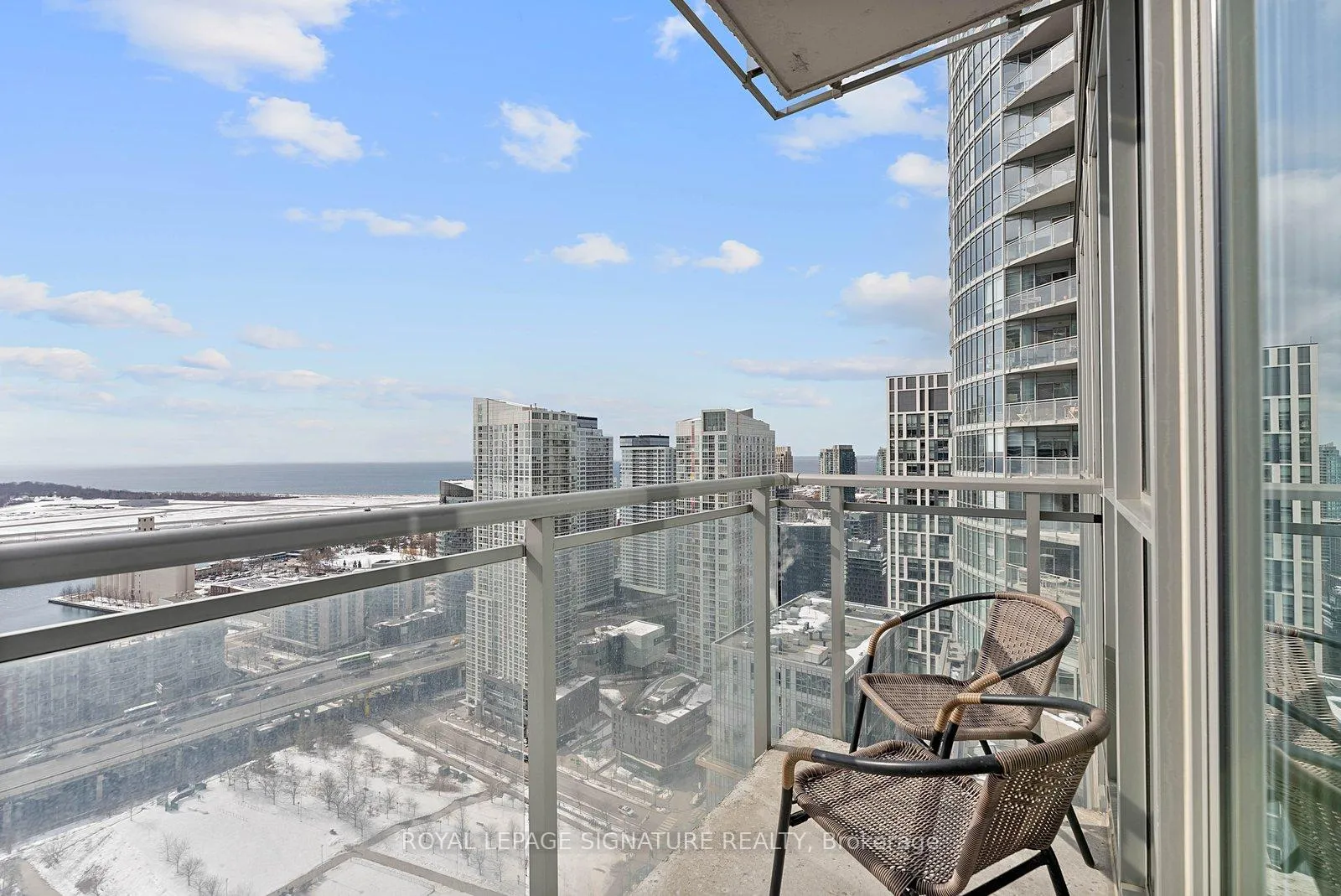 Photo 23 of Unit 4010, 15 Iceboat Terrace, Toronto, Waterfront Communities — HOMEH