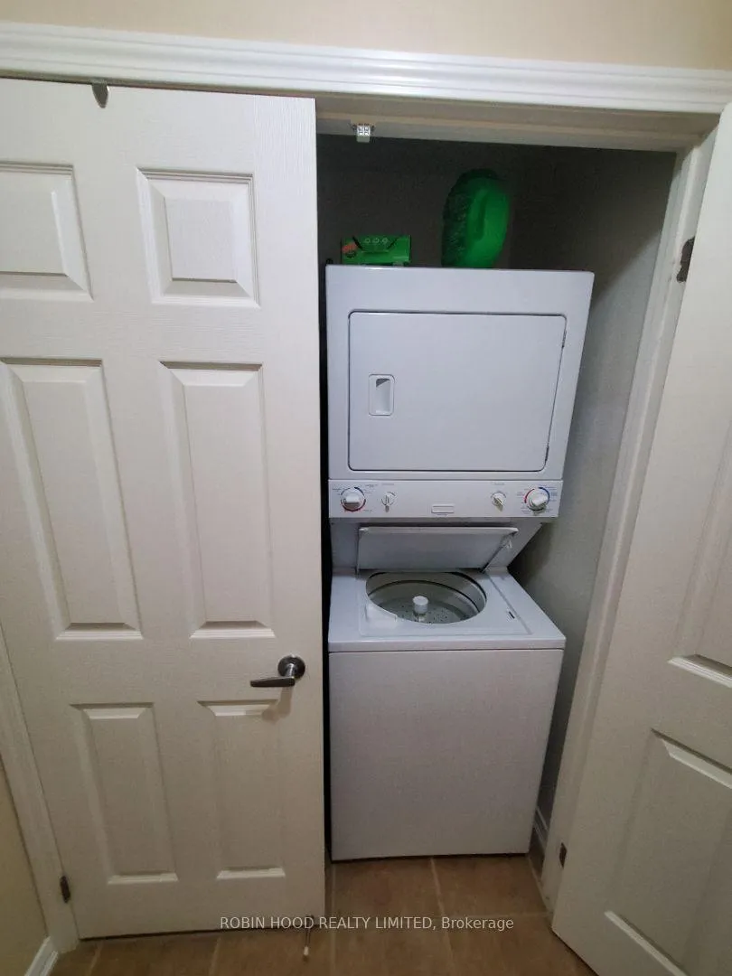 Photo 3 of Unit 101, 136 Aspen Springs Drive, Clarington, Bowmanville — HOMEH